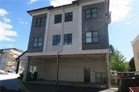 176 Maple Avenue thumbnail 4