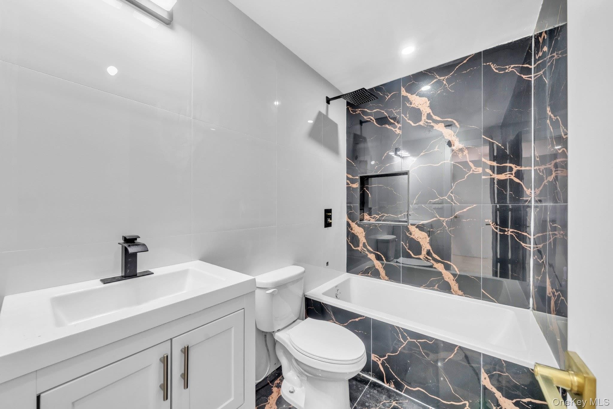 219 E 238th Street thumbnail 24