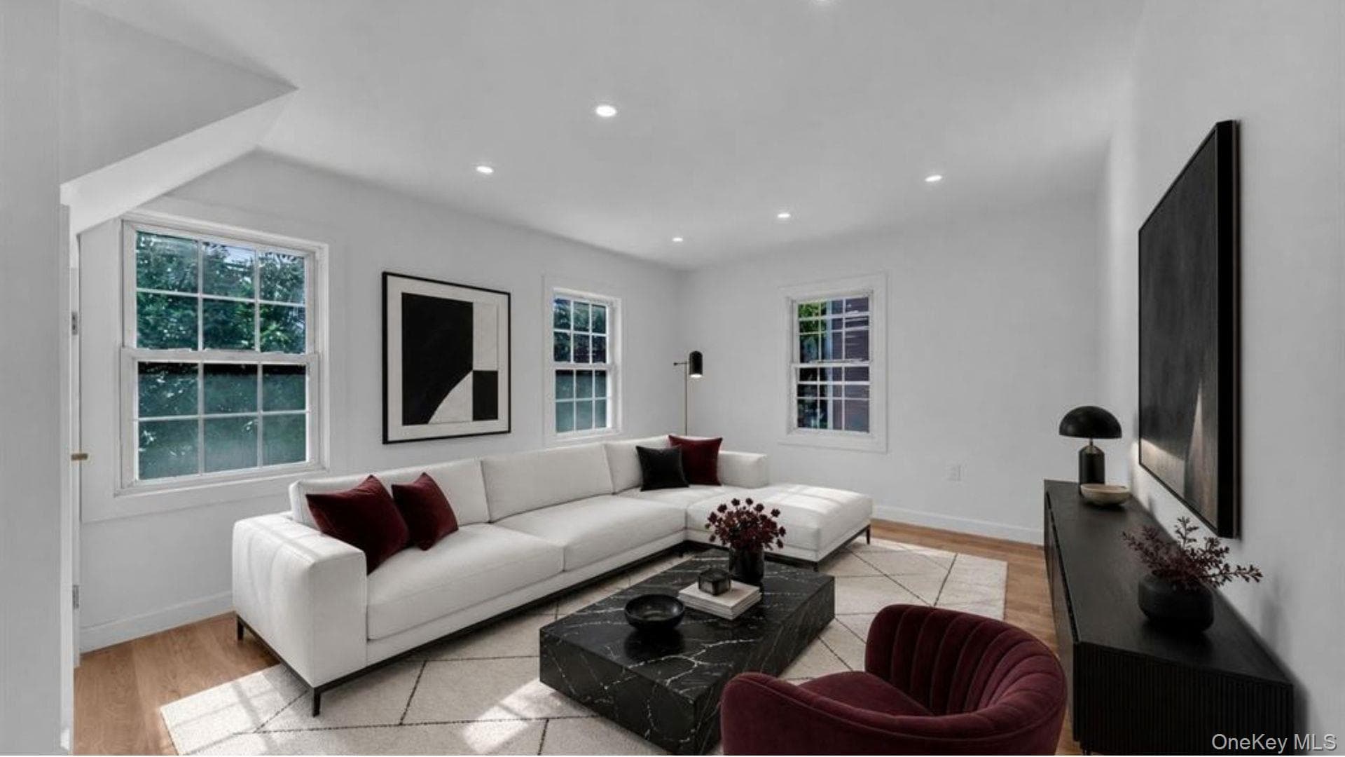 219 E 238th Street thumbnail 2
