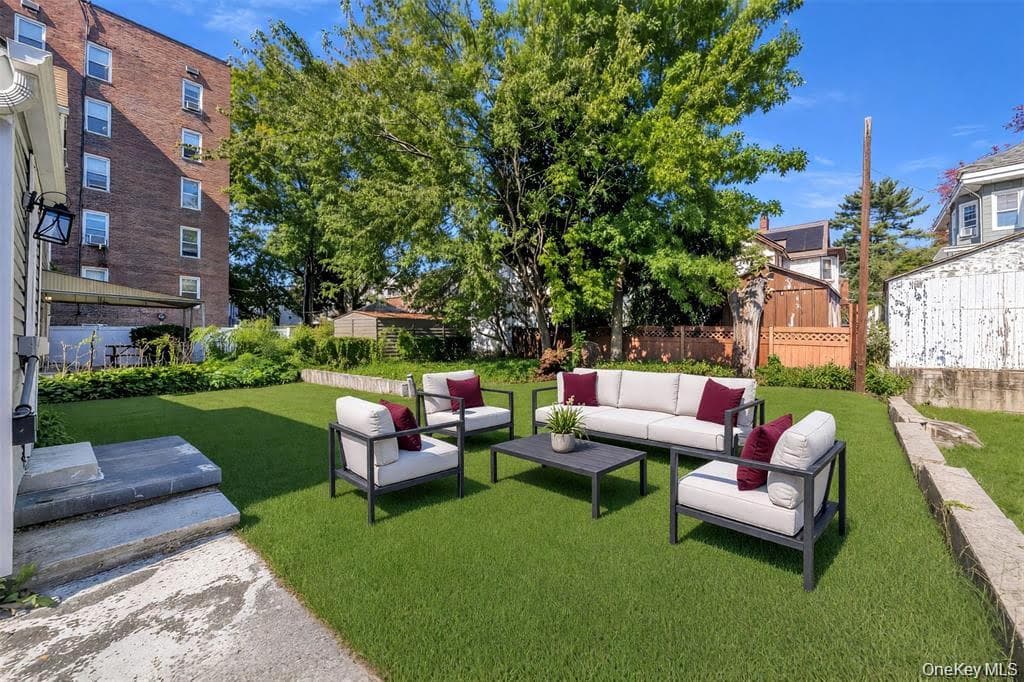 219 E 238th Street thumbnail 29