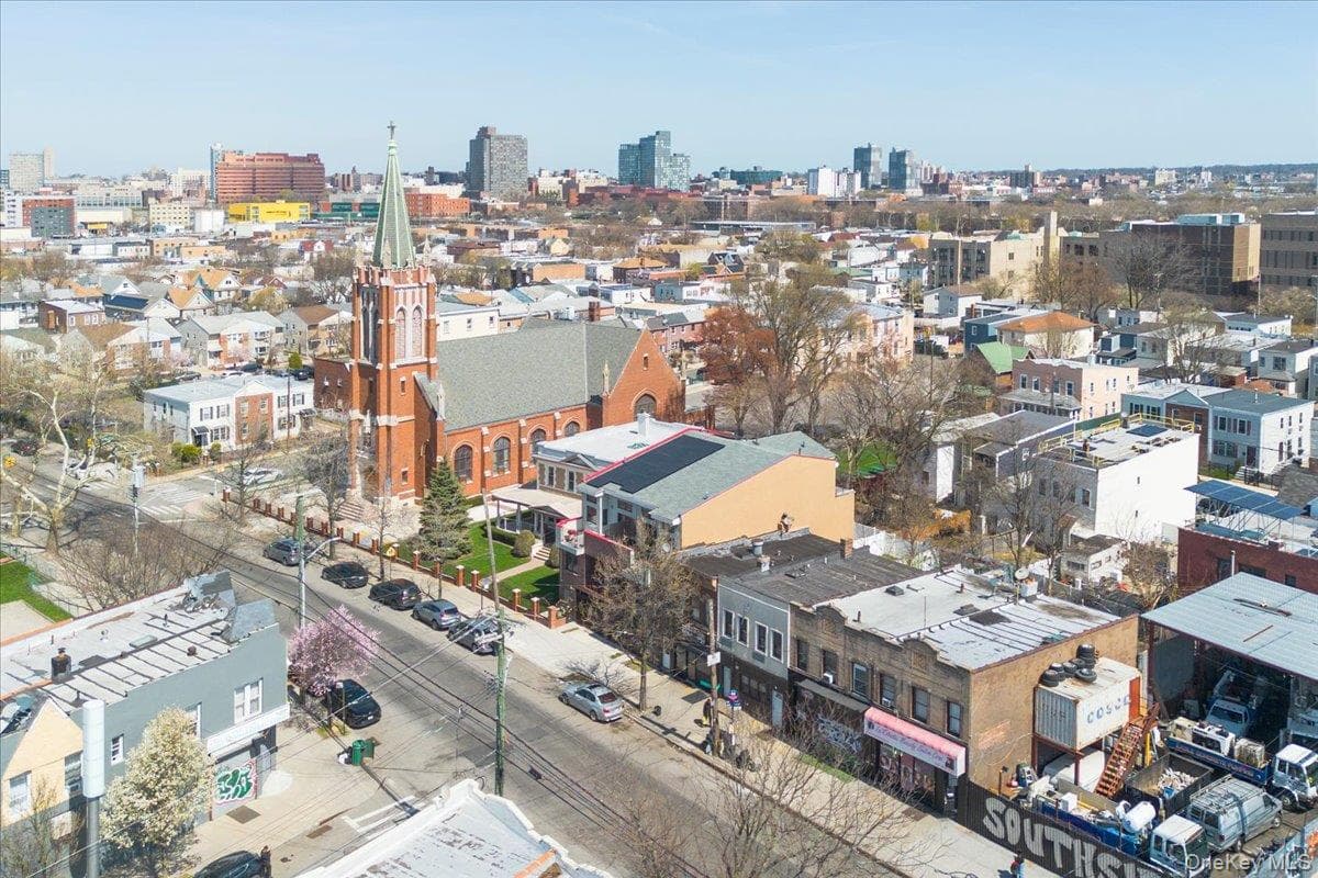 10847 Sutphin Boulevard thumbnail 19