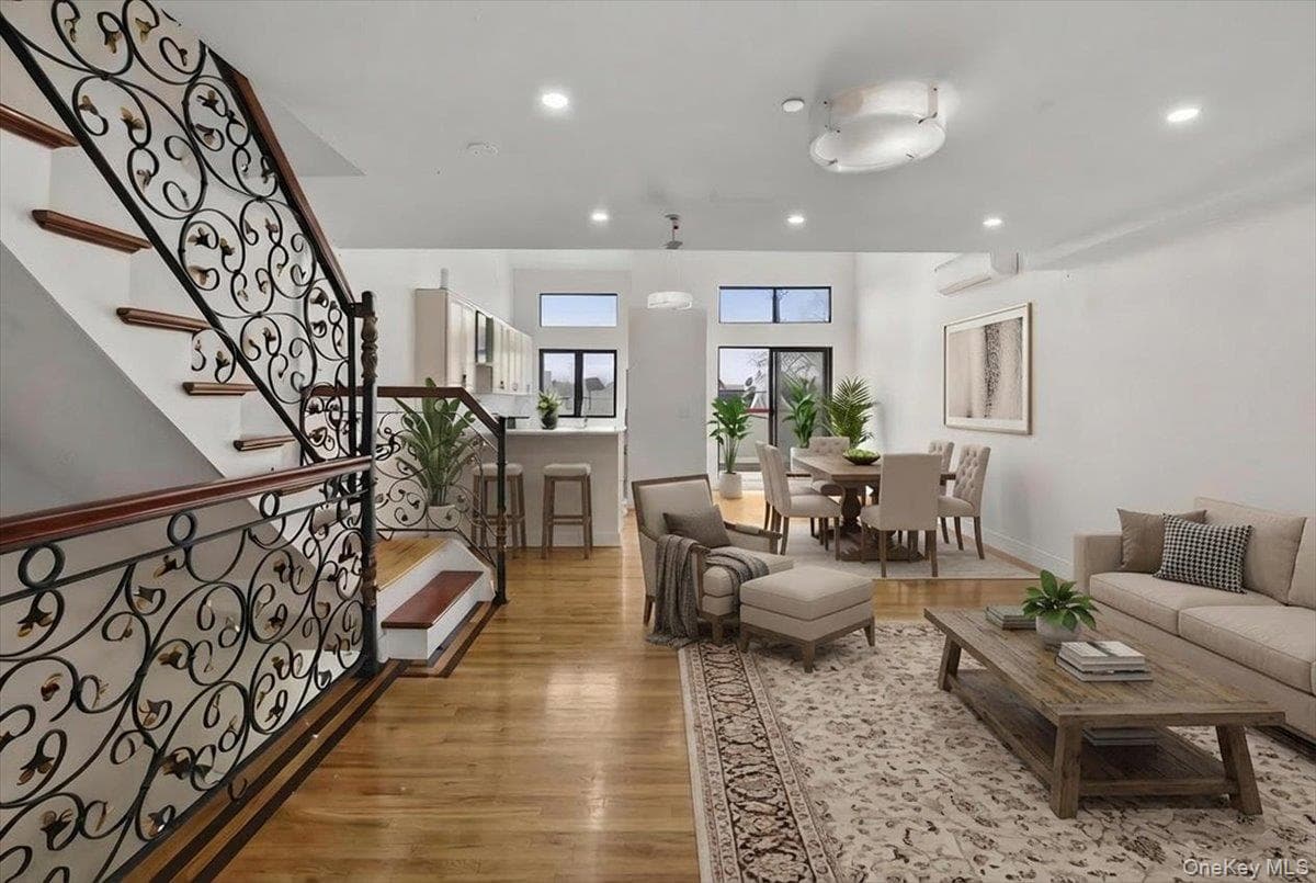 10847 Sutphin Boulevard thumbnail 2