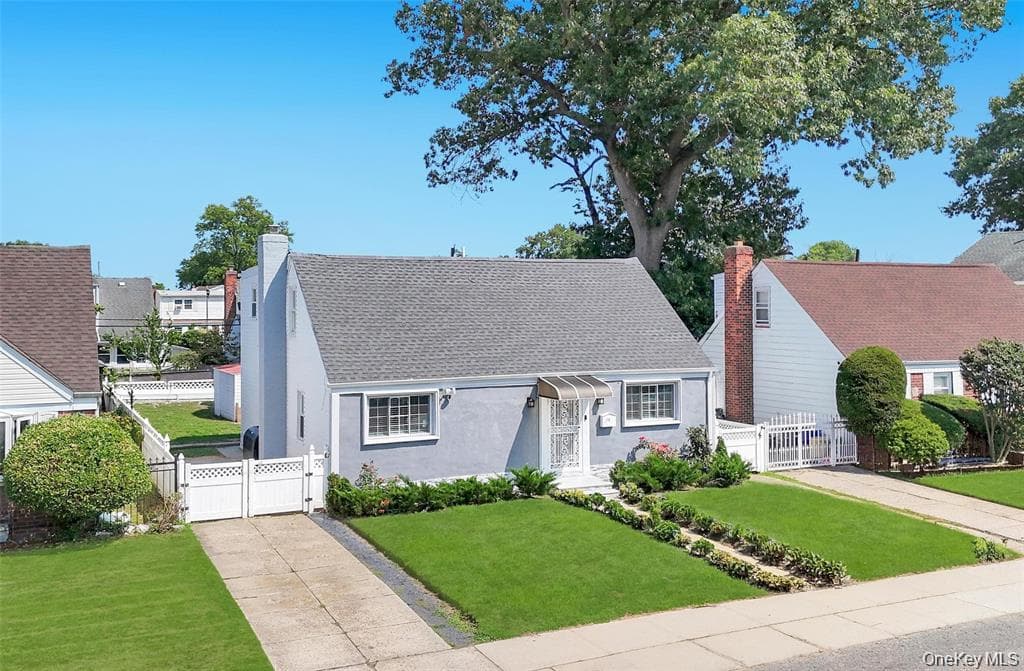 178 Warwick Road photo 1