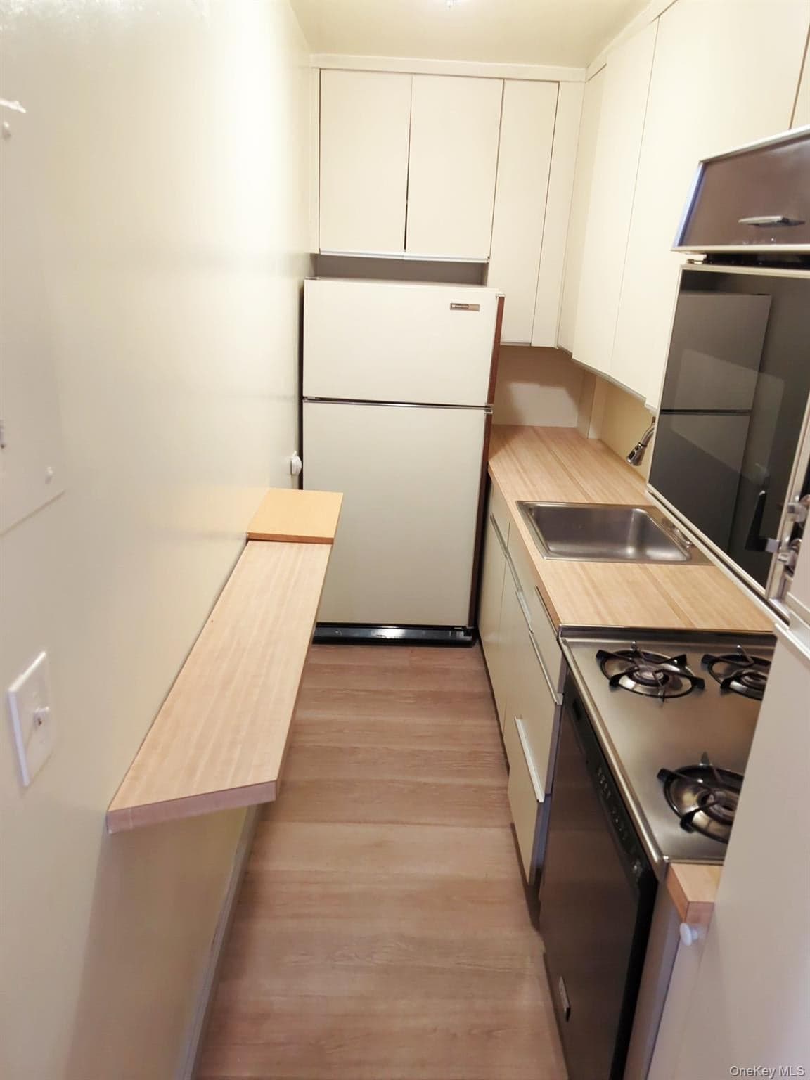 139 E 33rd Street Unit: 12A thumbnail 9