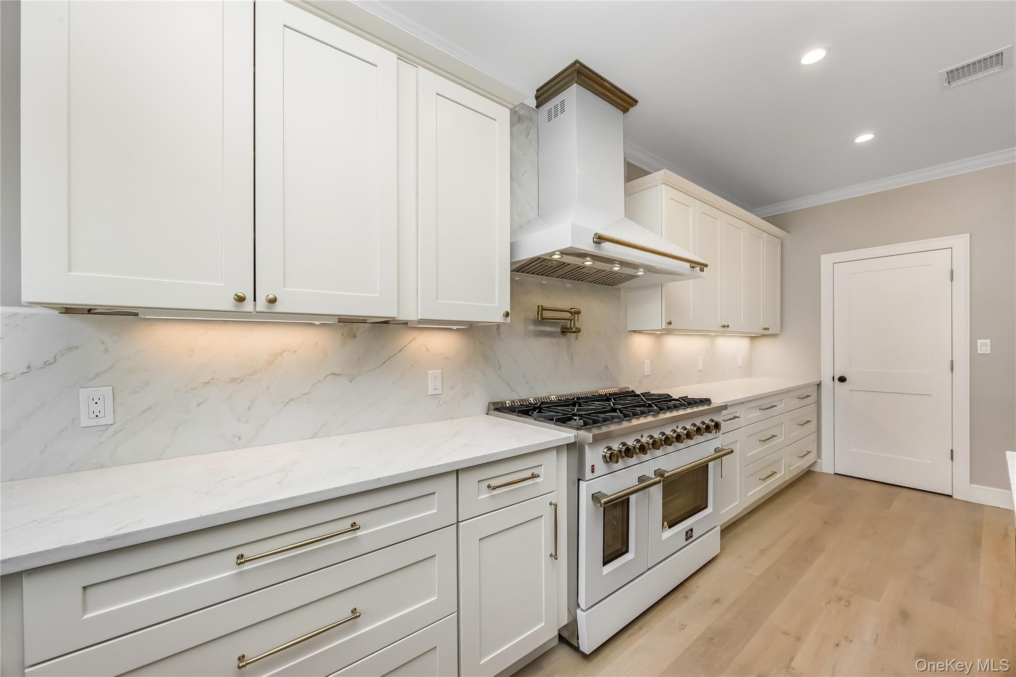 224 Oconnell Street thumbnail 16