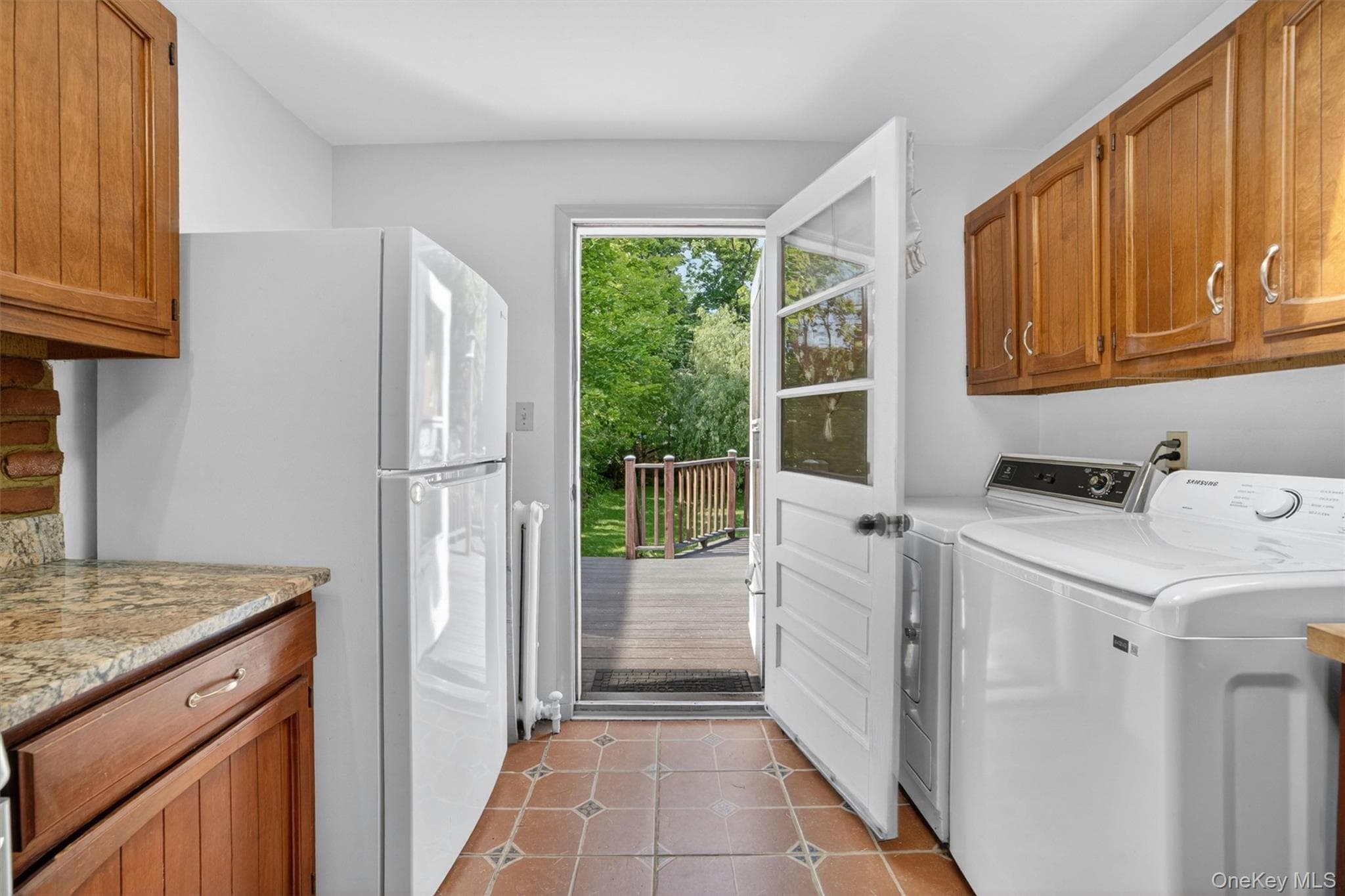 33 Maurice Avenue thumbnail 15