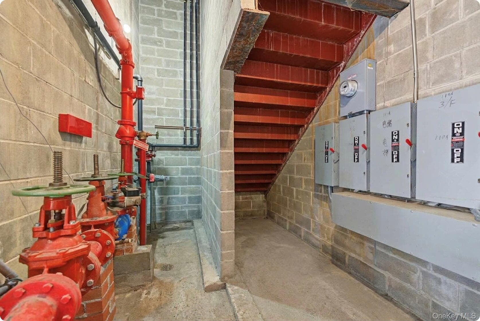 563 Johnson Avenue thumbnail 16