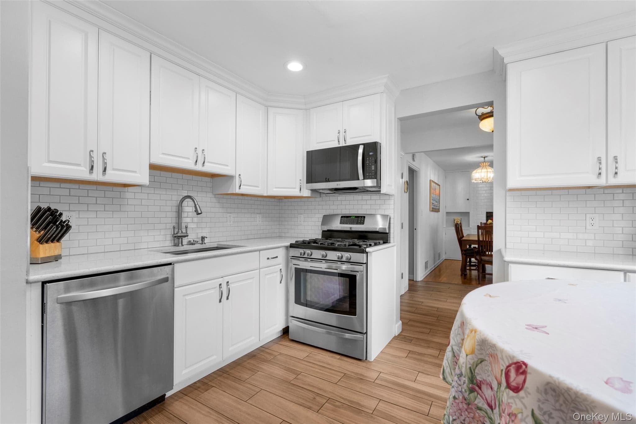 410 S Chelsea Road thumbnail 3