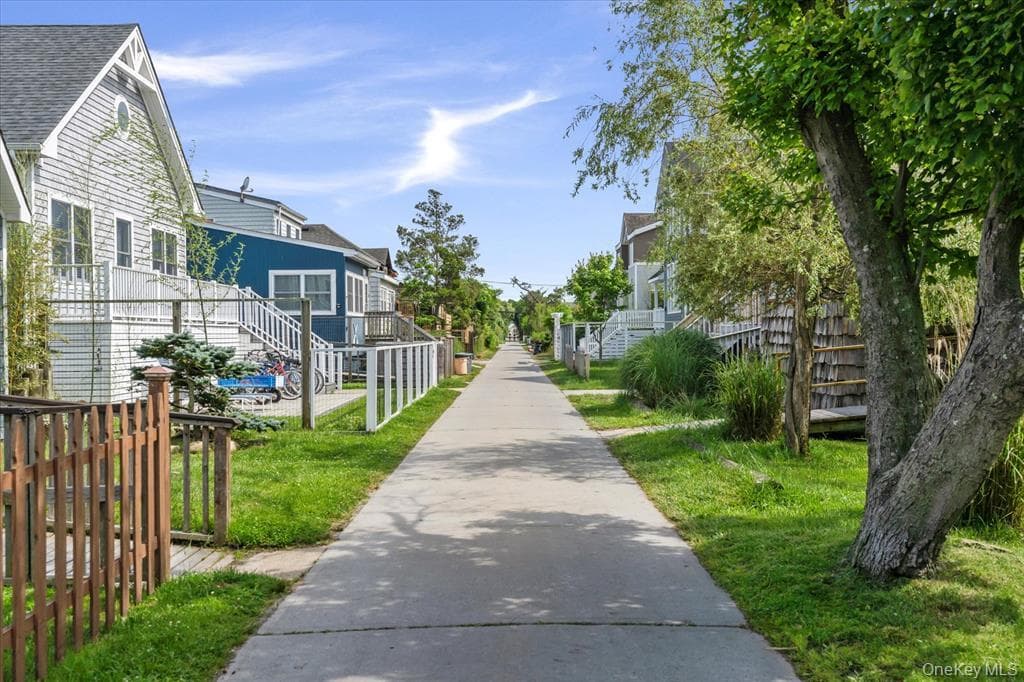 17 Bungalow Walk thumbnail 4