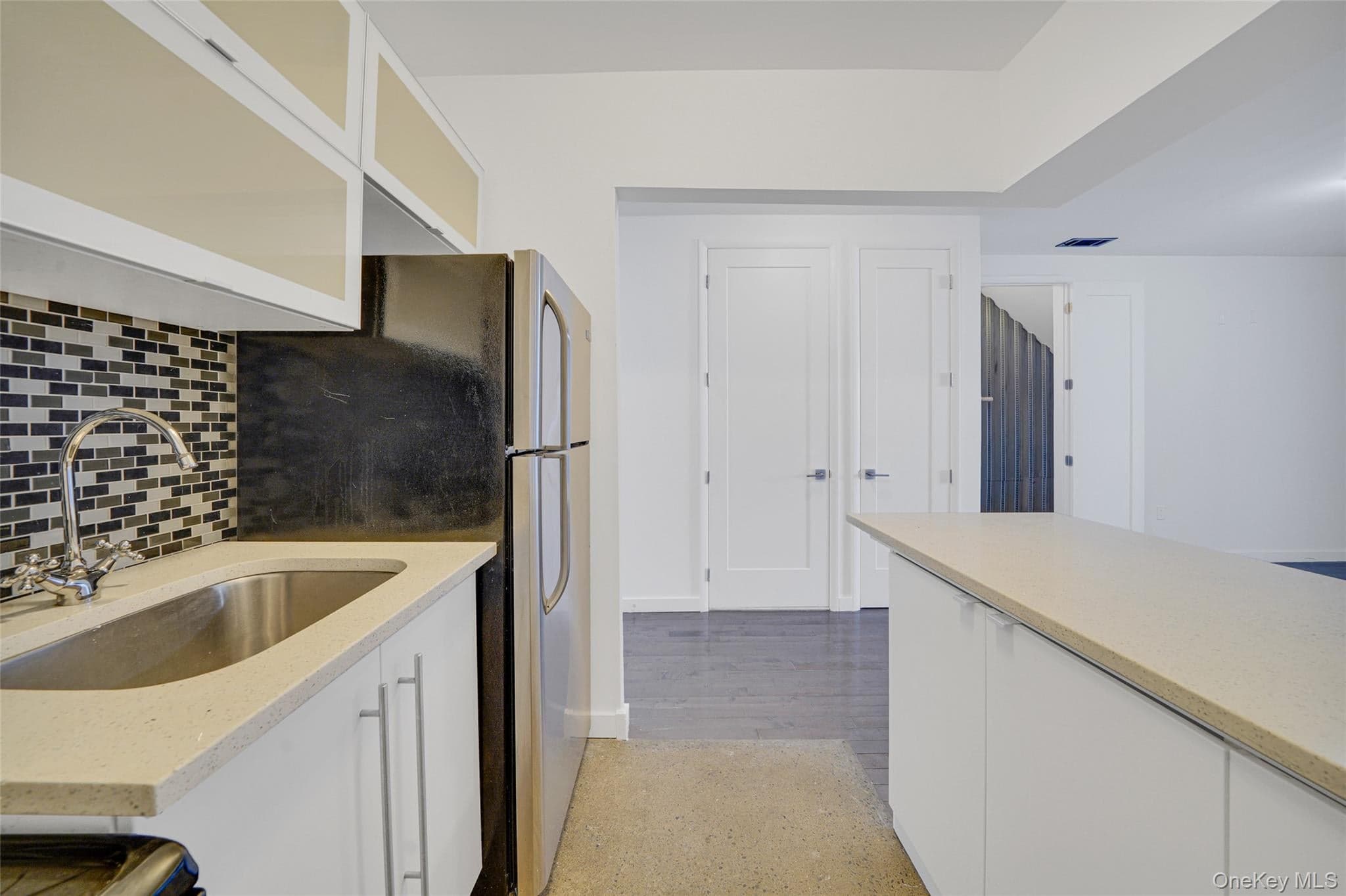 1106 Halsey Street thumbnail 33