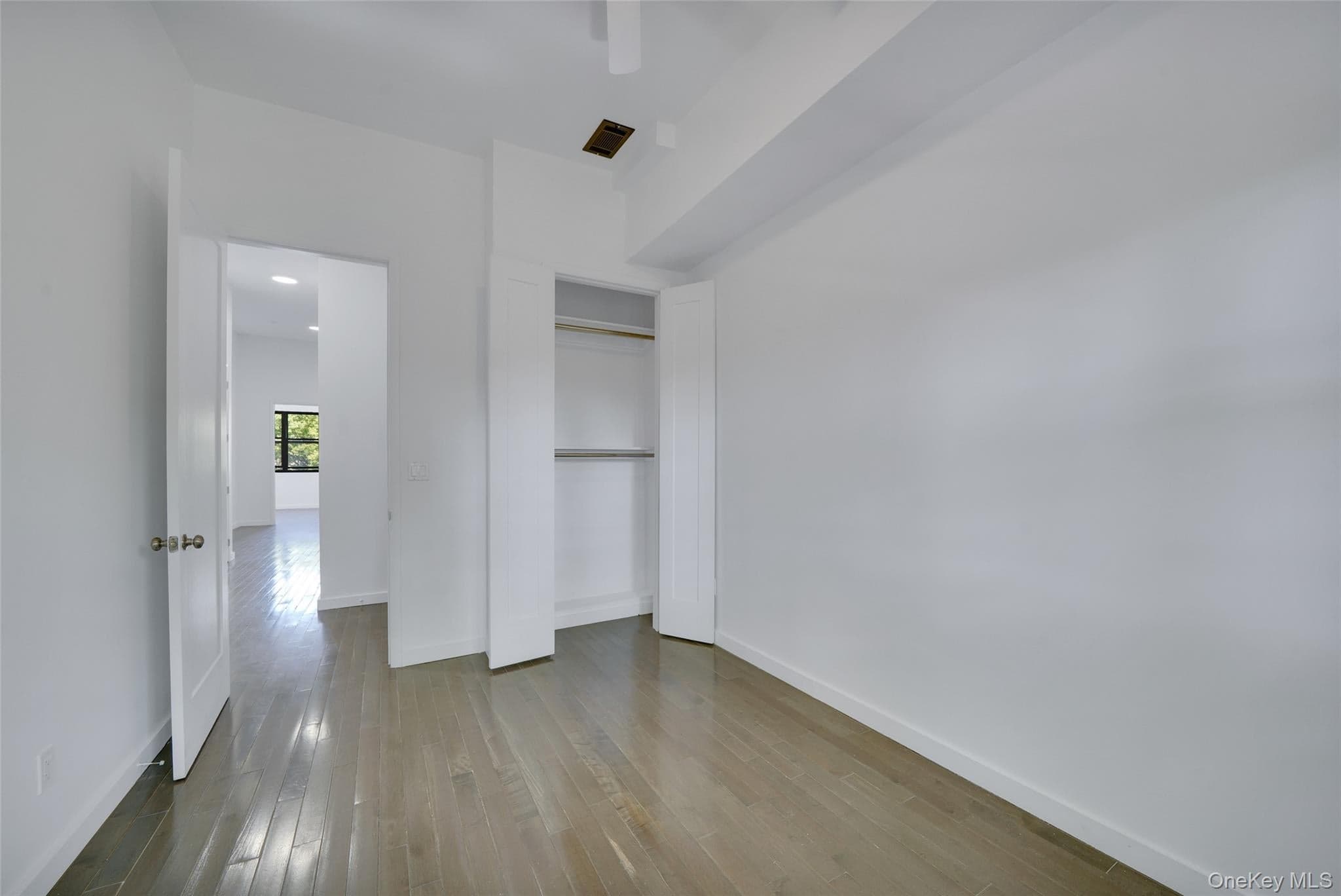1106 Halsey Street thumbnail 22