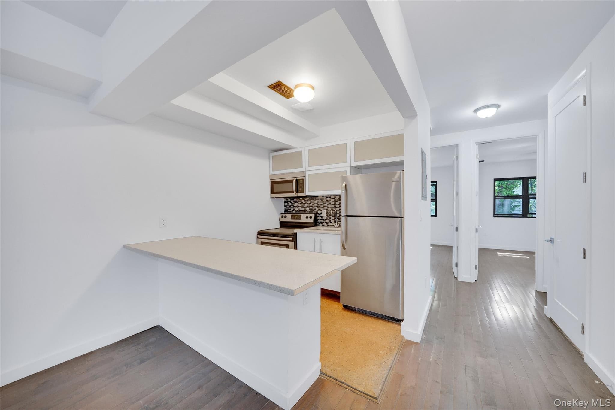 1106 Halsey Street thumbnail 31