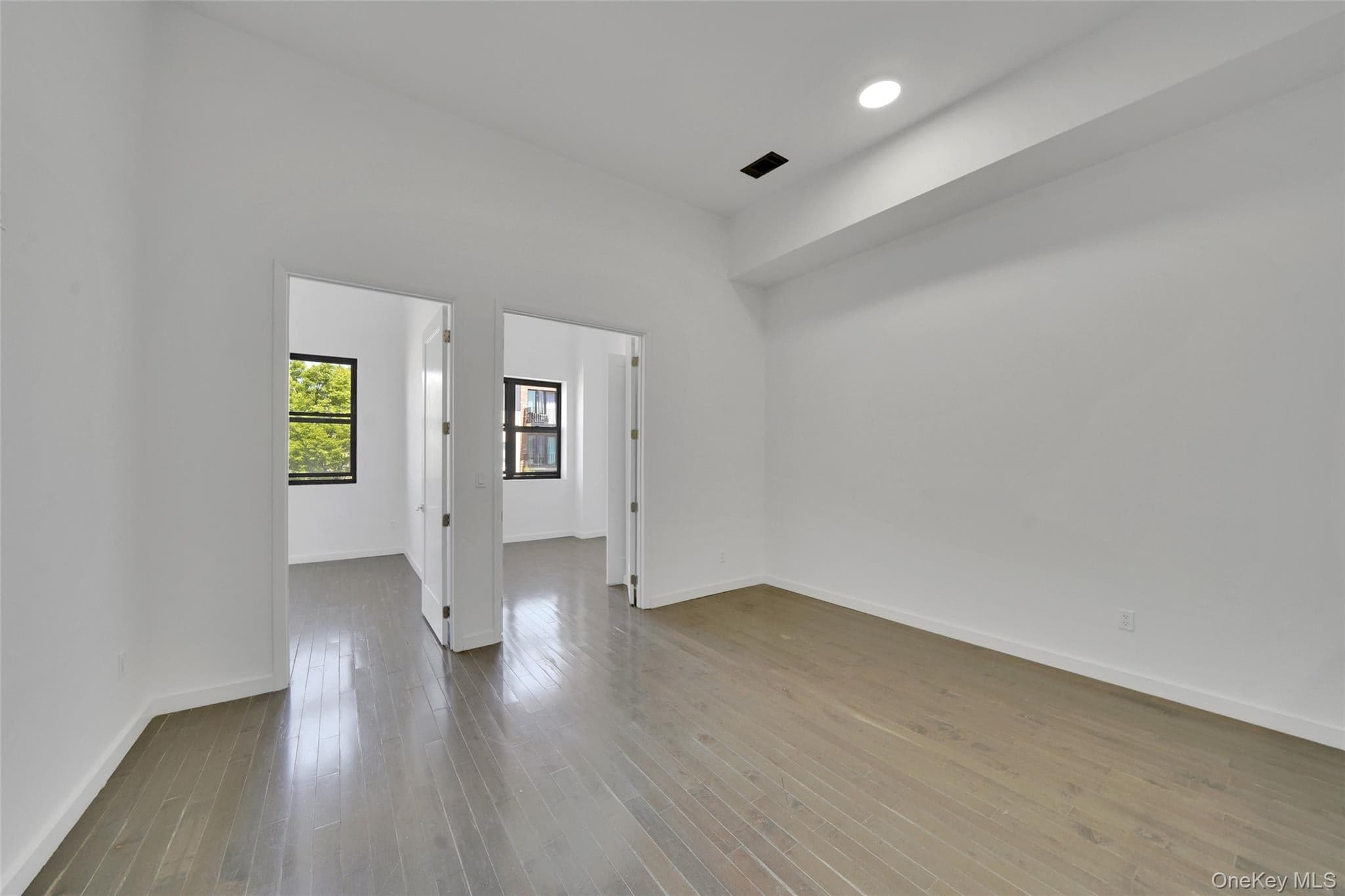 1106 Halsey Street thumbnail 18
