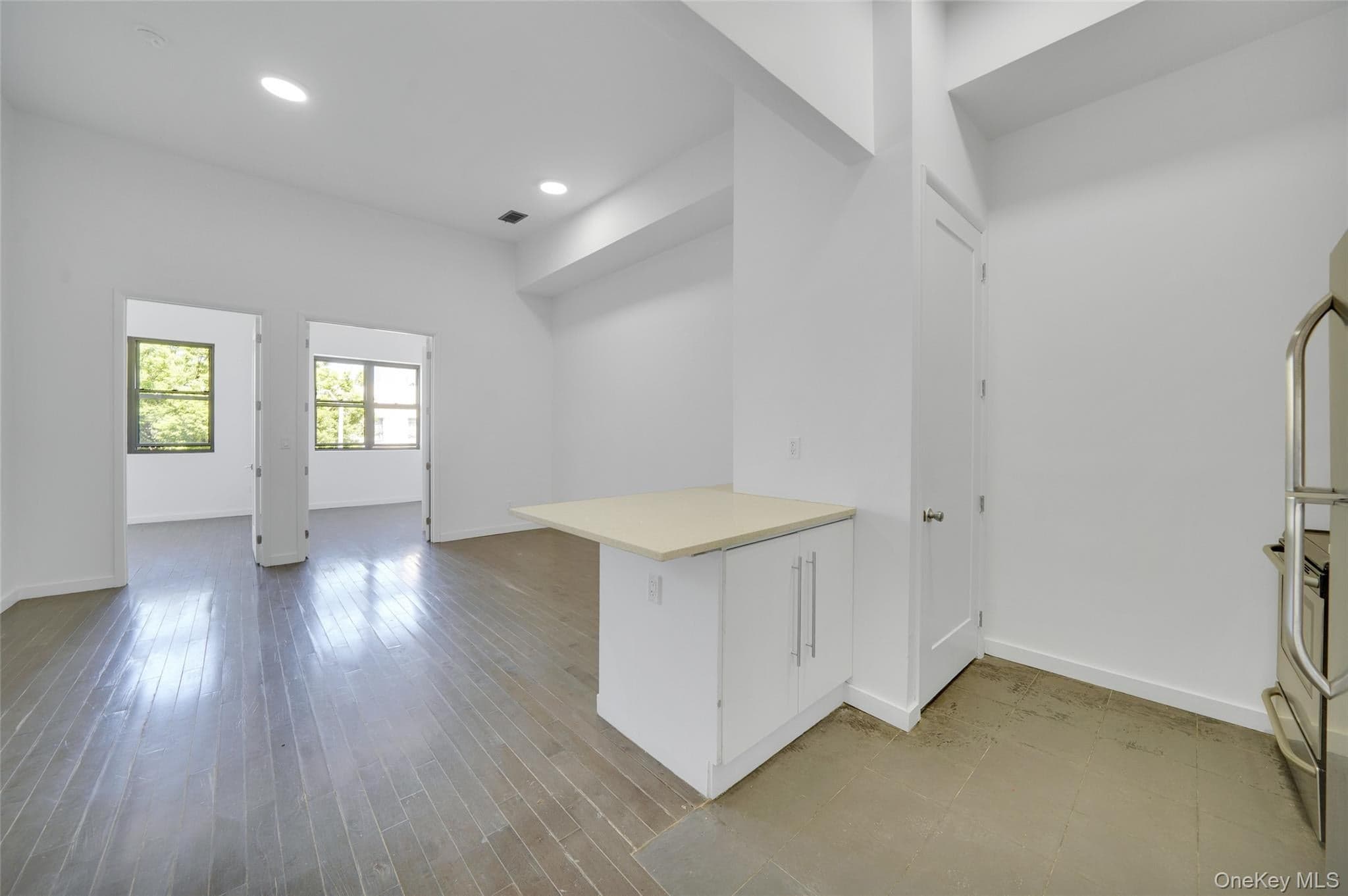 1106 Halsey Street thumbnail 5