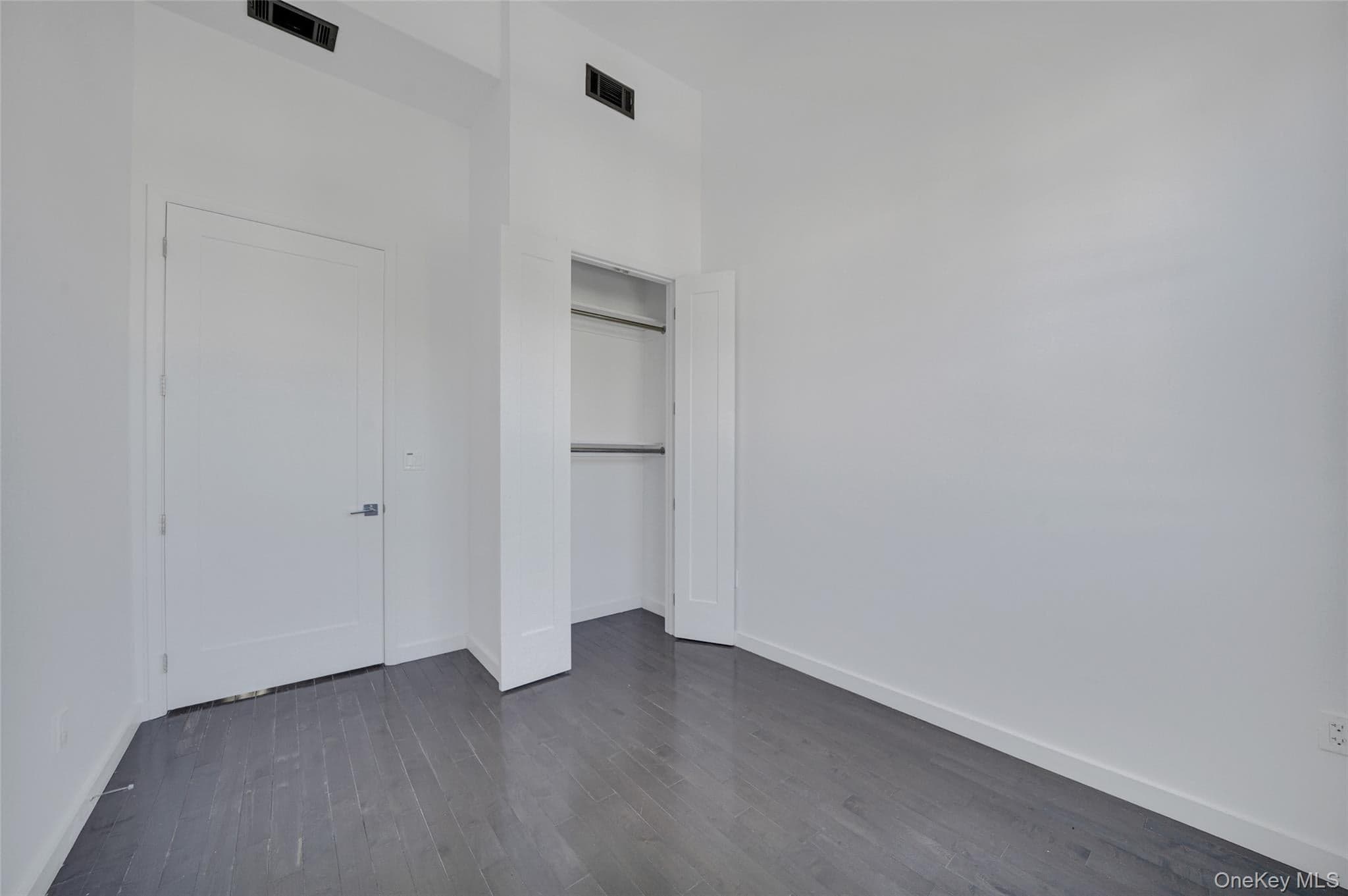 1106 Halsey Street thumbnail 10