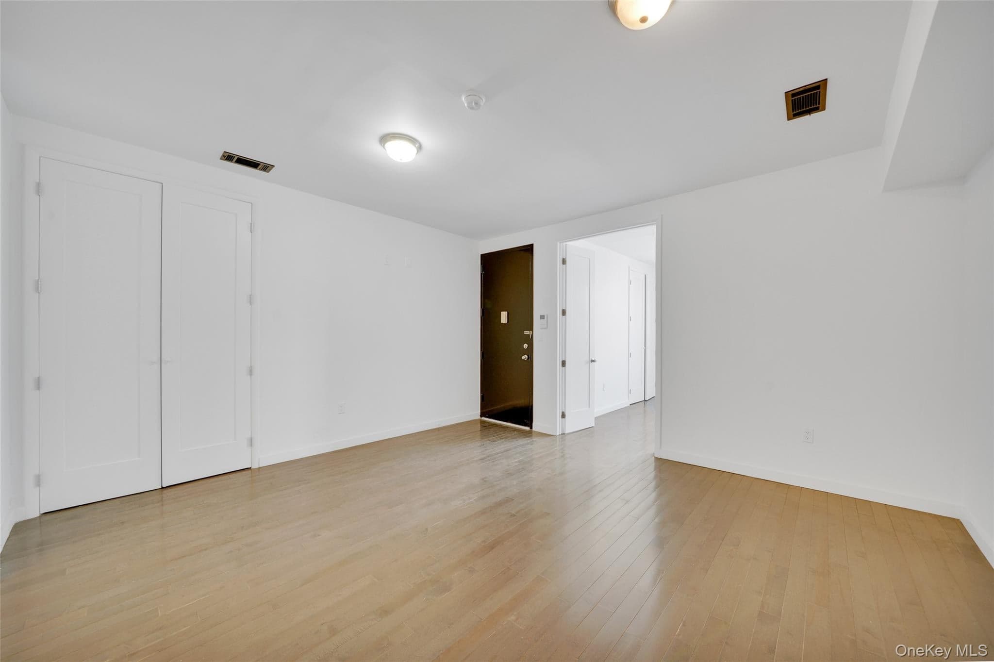 1106 Halsey Street thumbnail 29