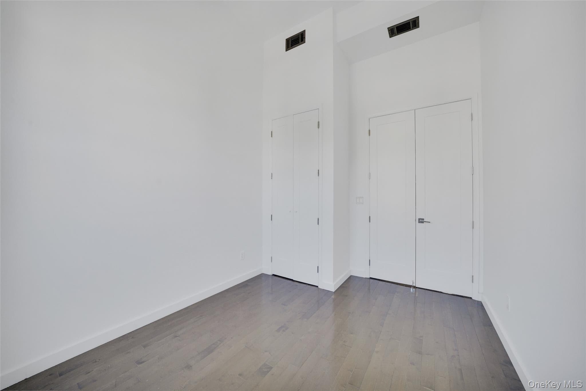 1106 Halsey Street thumbnail 12