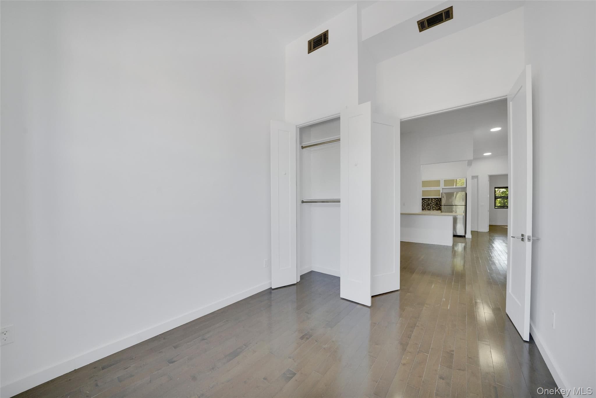 1106 Halsey Street thumbnail 13