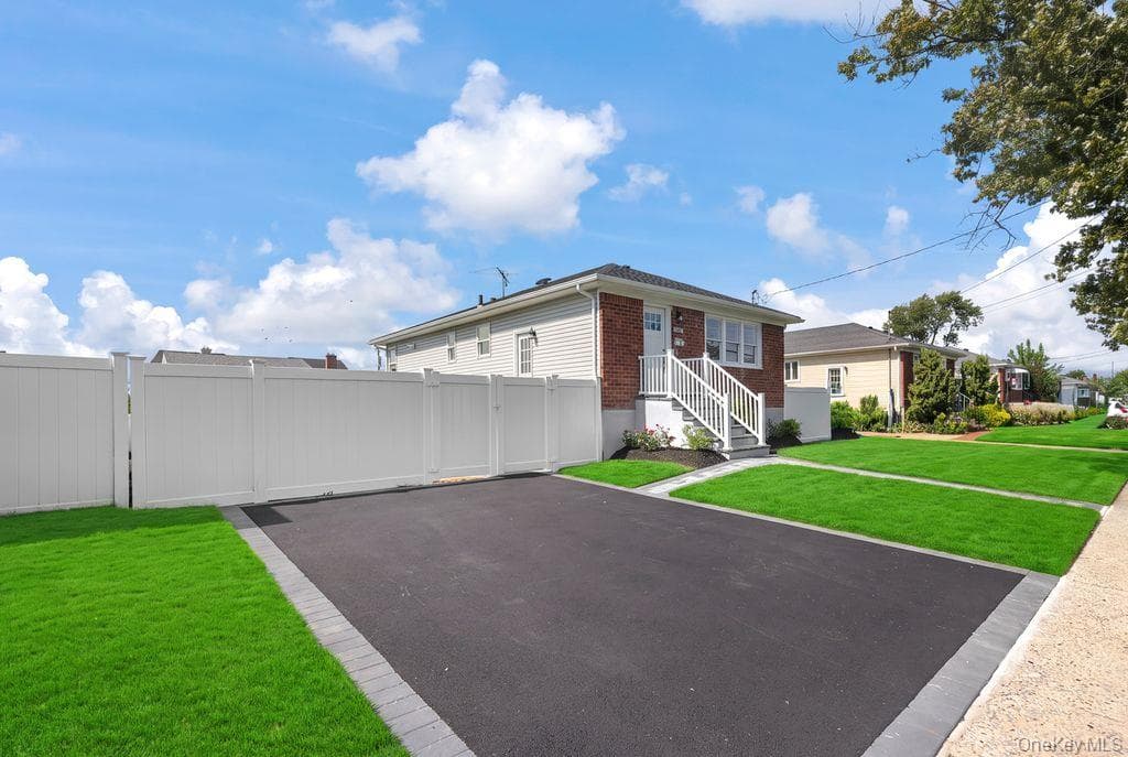 3280 Elliott Boulevard thumbnail 2