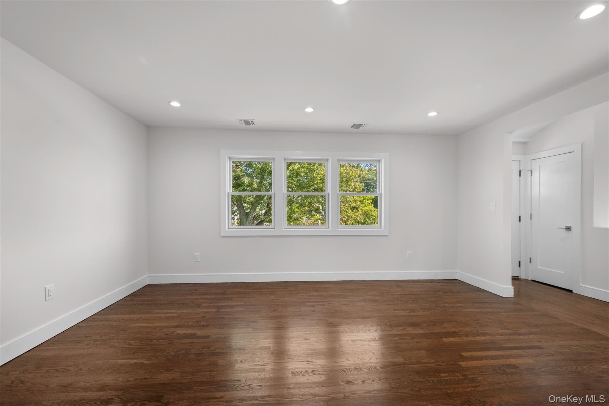 3280 Elliott Boulevard thumbnail 15