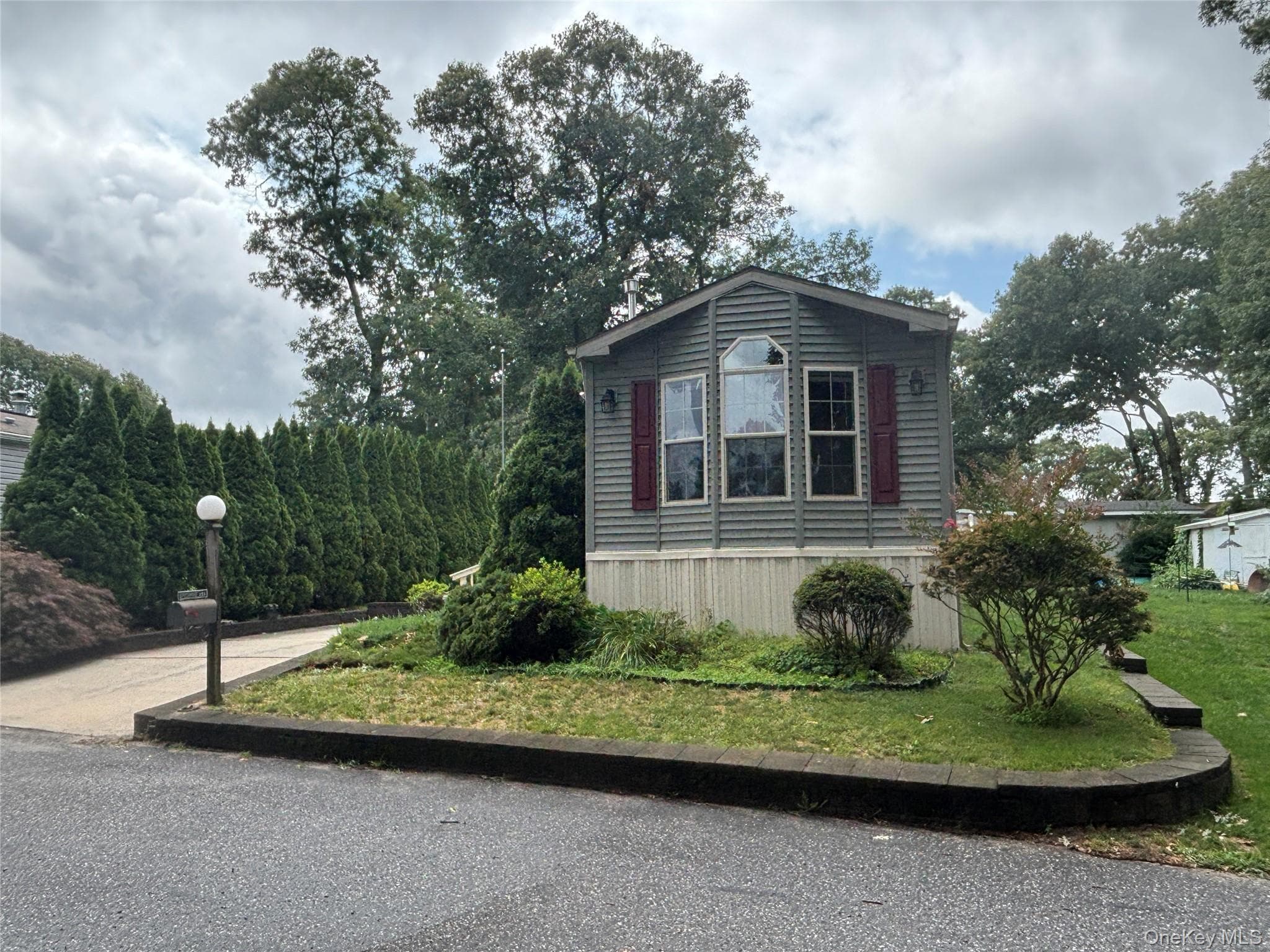 1661 Old Country Road Unit: 84 thumbnail 2
