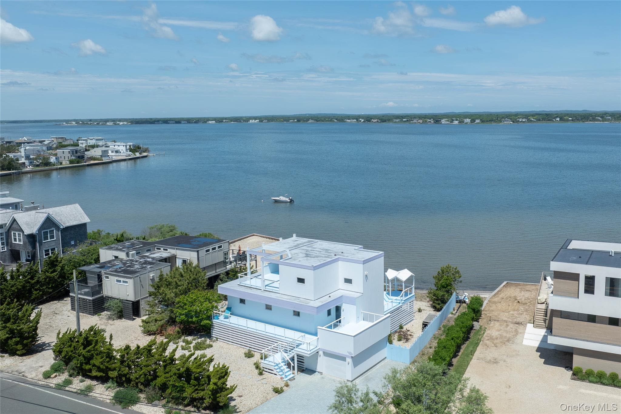 398 Dune Road photo 1