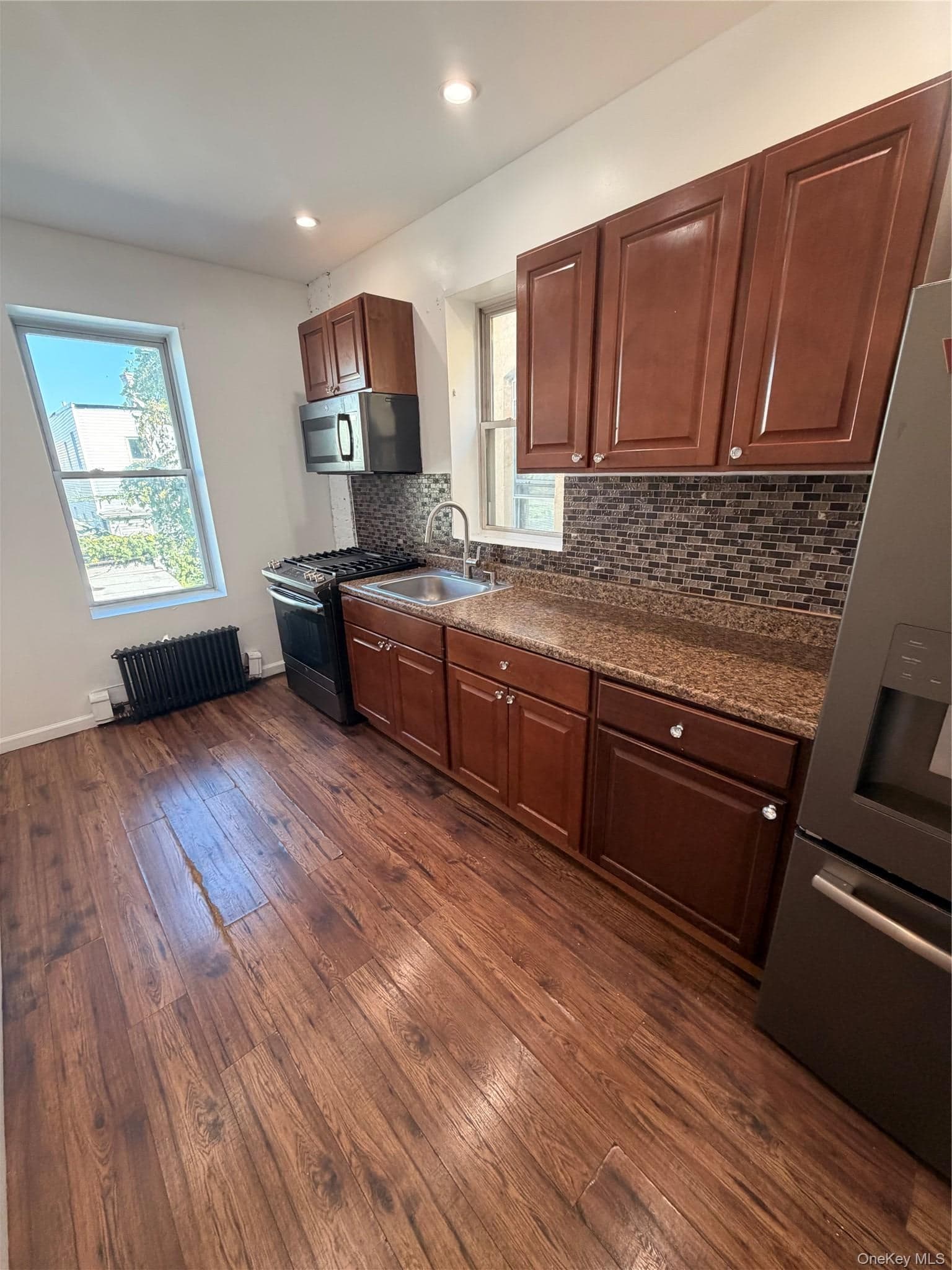 1226 Saint Lawrence Avenue Unit: 2 thumbnail 6