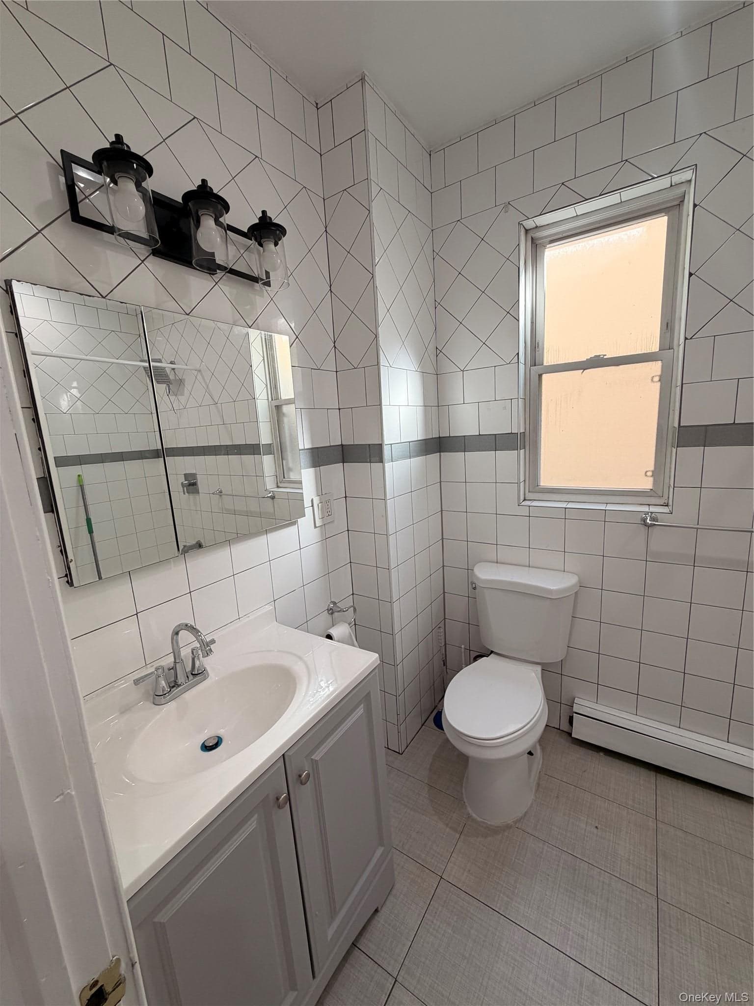 1226 Saint Lawrence Avenue Unit: 2 thumbnail 4