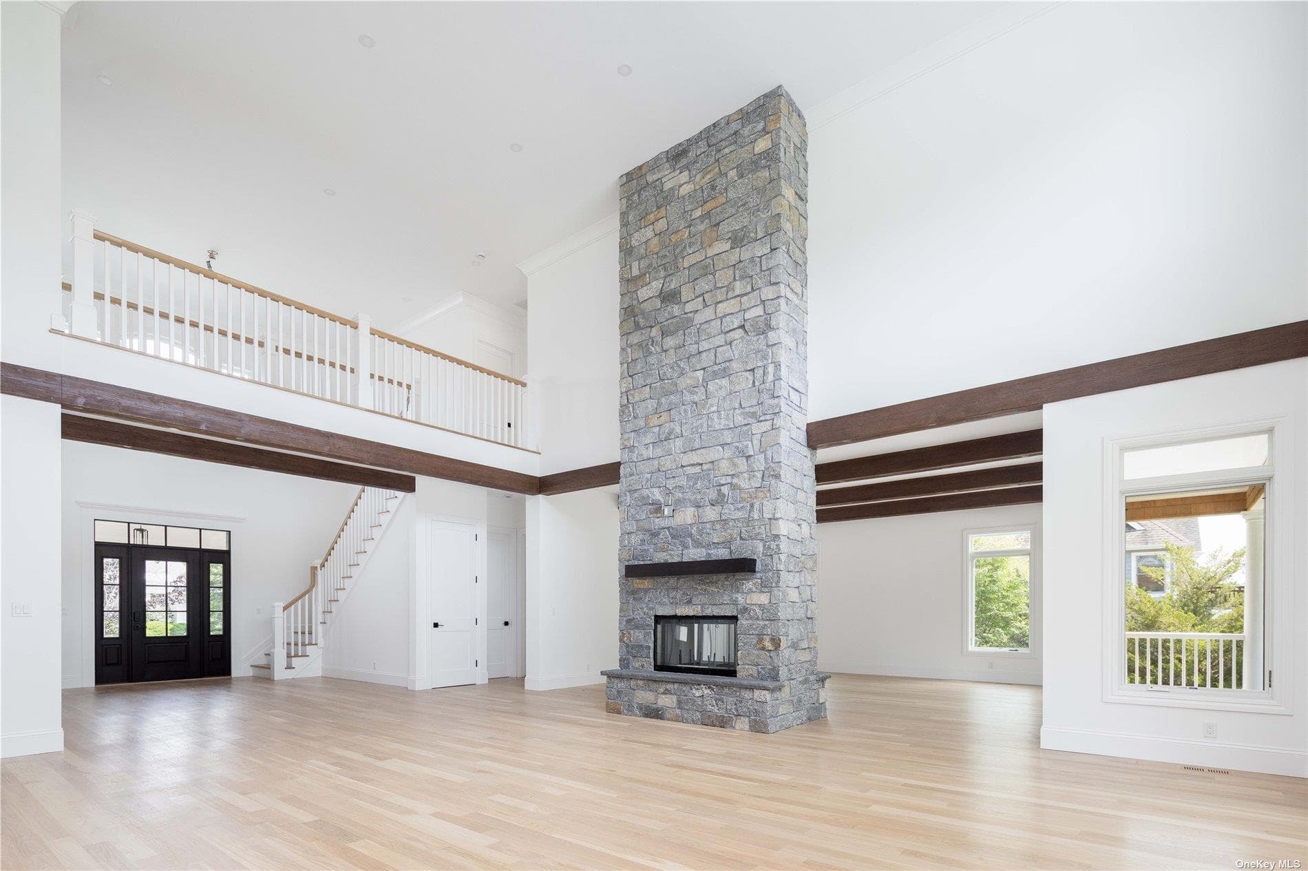 150 N Hillcrest Drive thumbnail 15