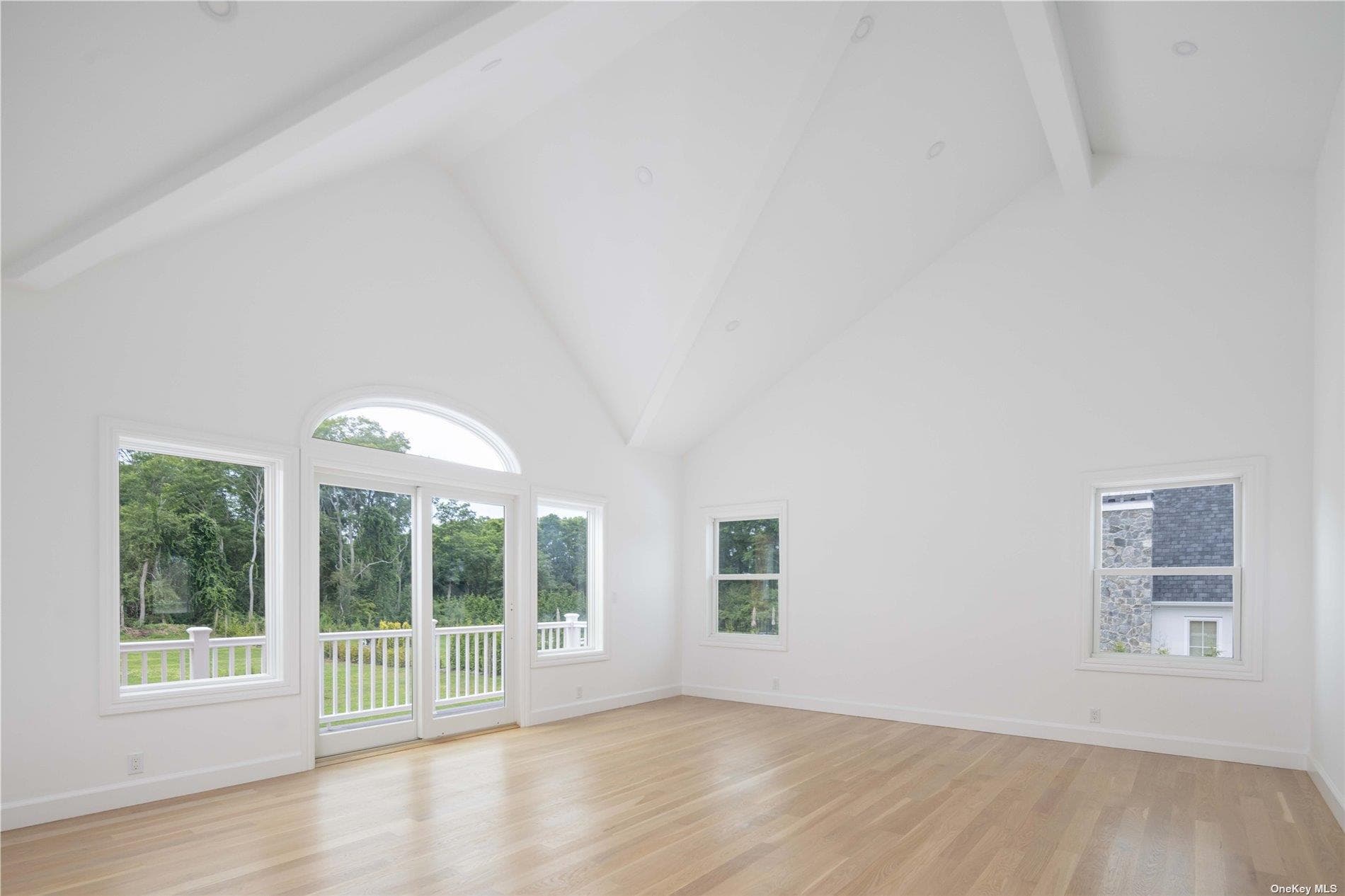 150 N Hillcrest Drive thumbnail 11