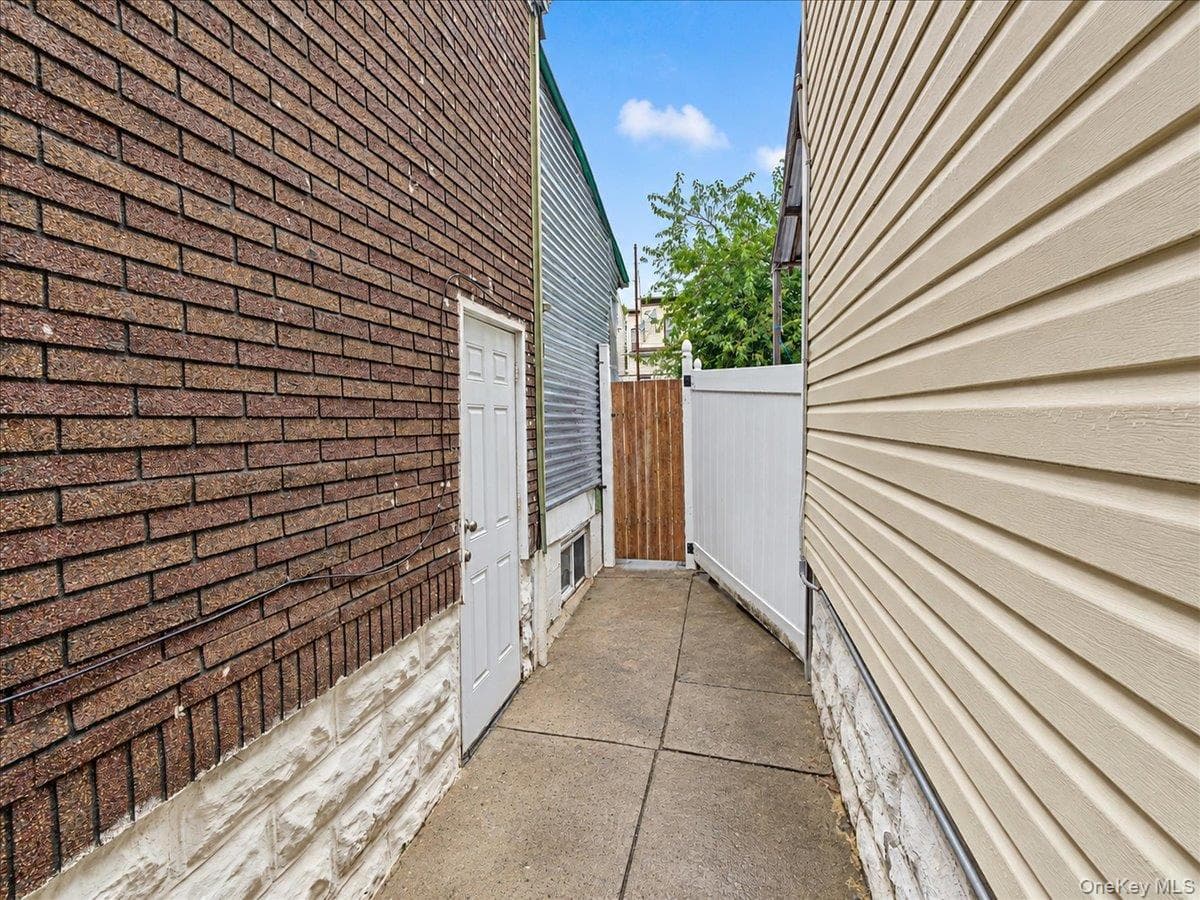 8407 89th Avenue thumbnail 25