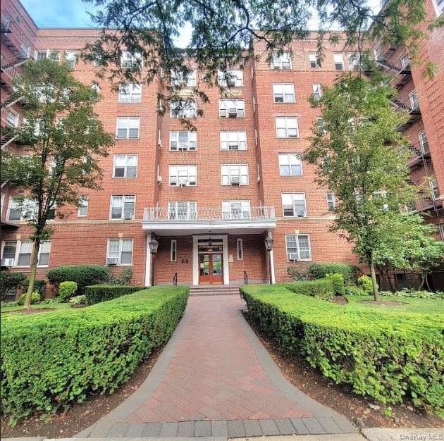 68-37 108th Street Unit: 6H, Forest Hills