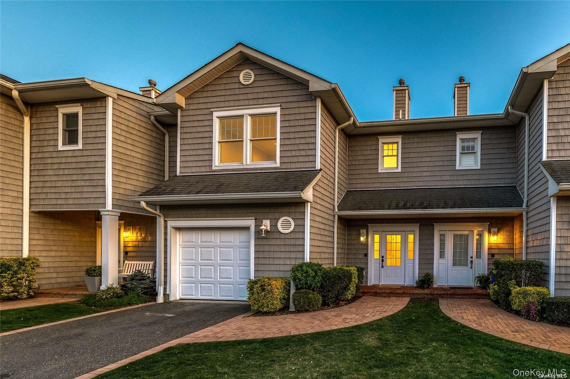 9 Ocean Watch Court, Freeport