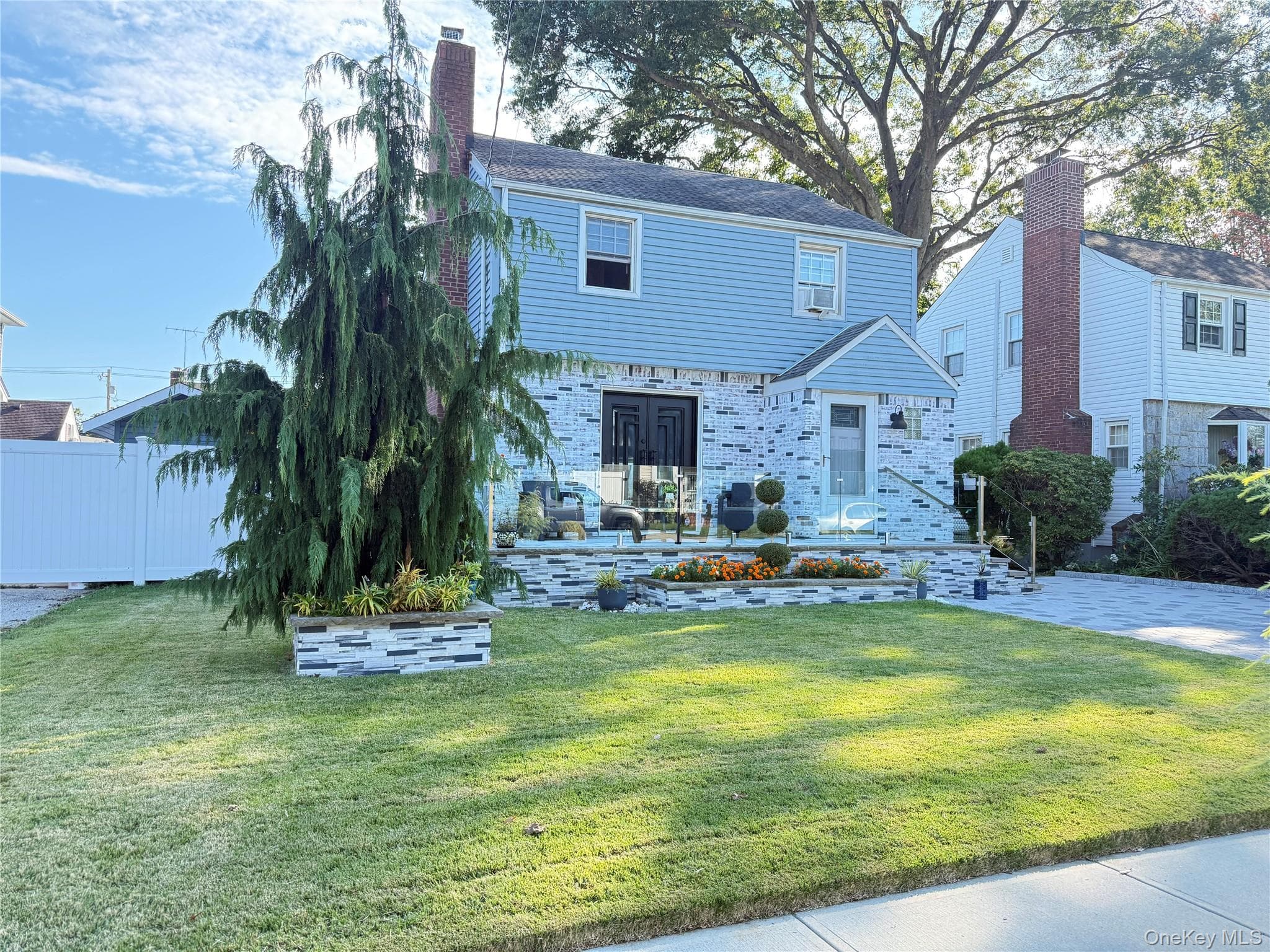 12 Cottage Place photo 1