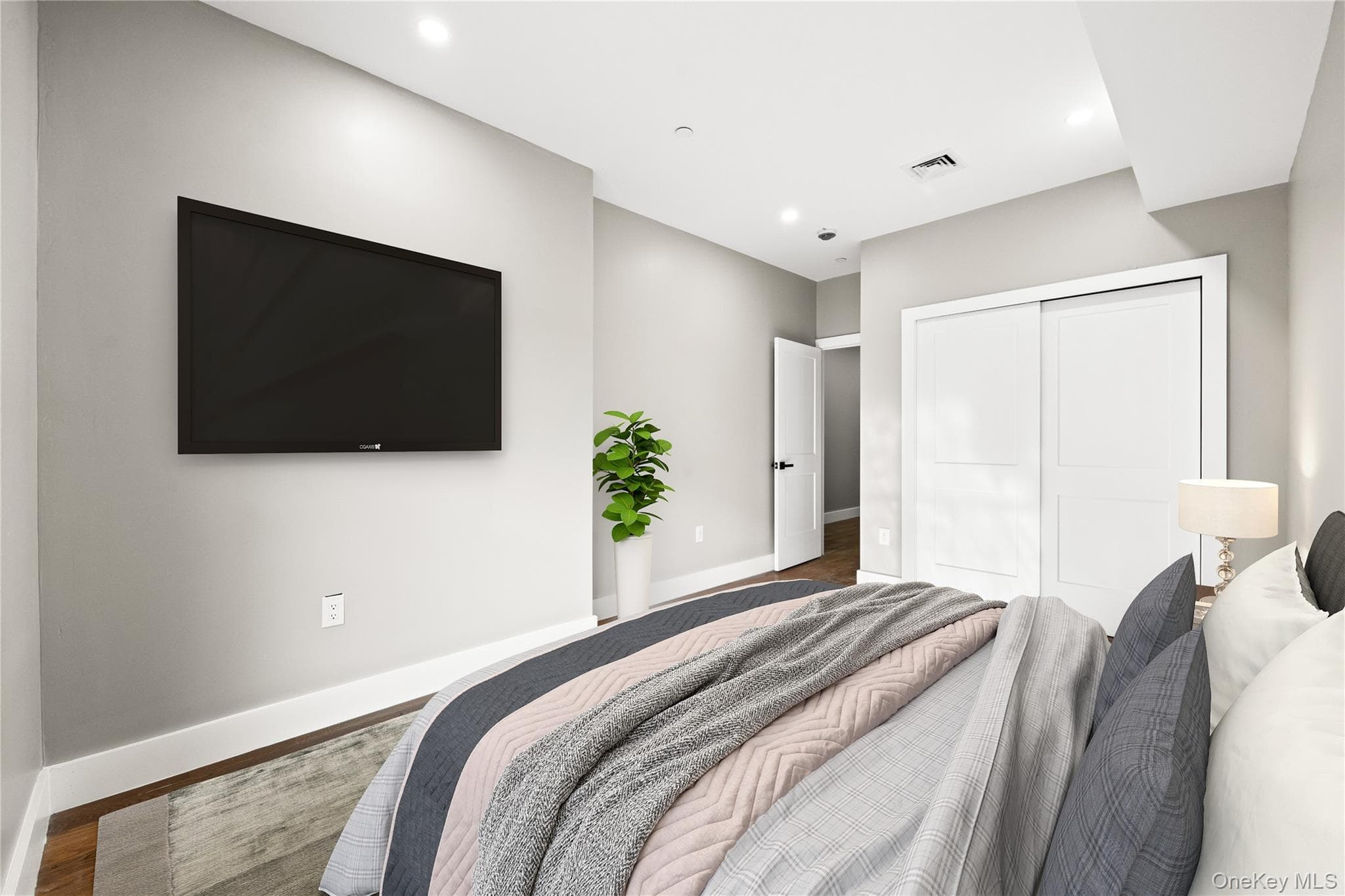 463 E 143rd Street thumbnail 17
