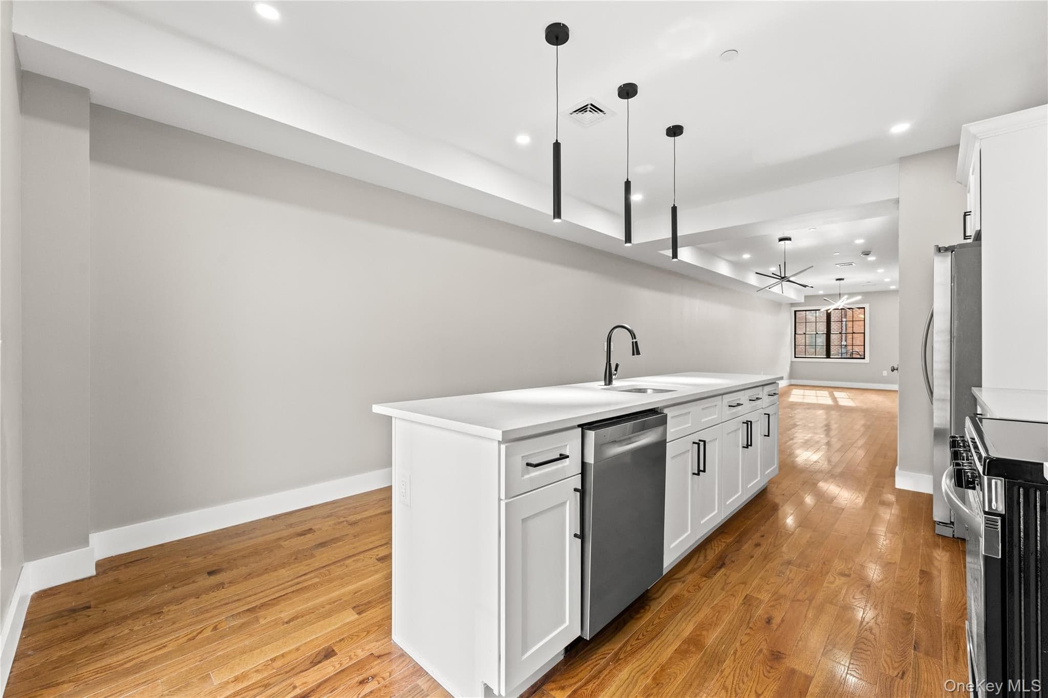 463 E 143rd Street thumbnail 23