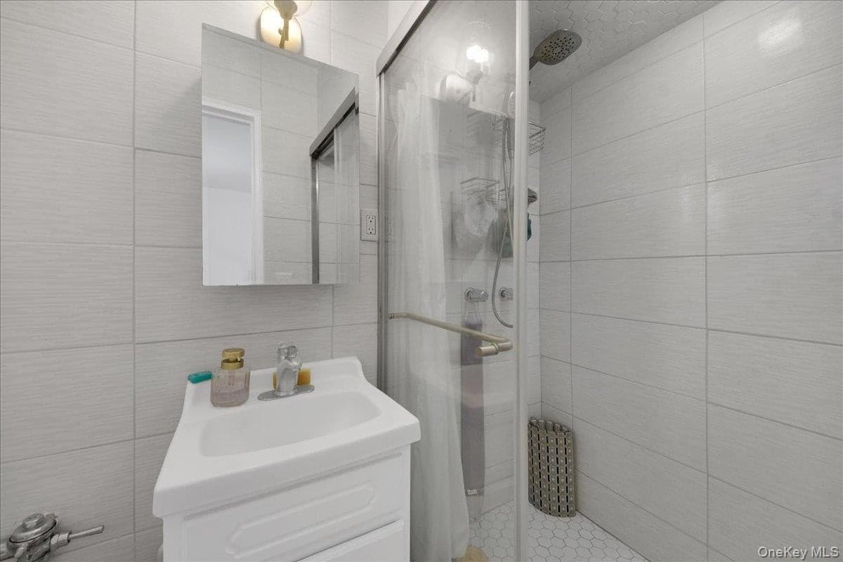 3512 Oxford Avenue Unit: 1C thumbnail 14
