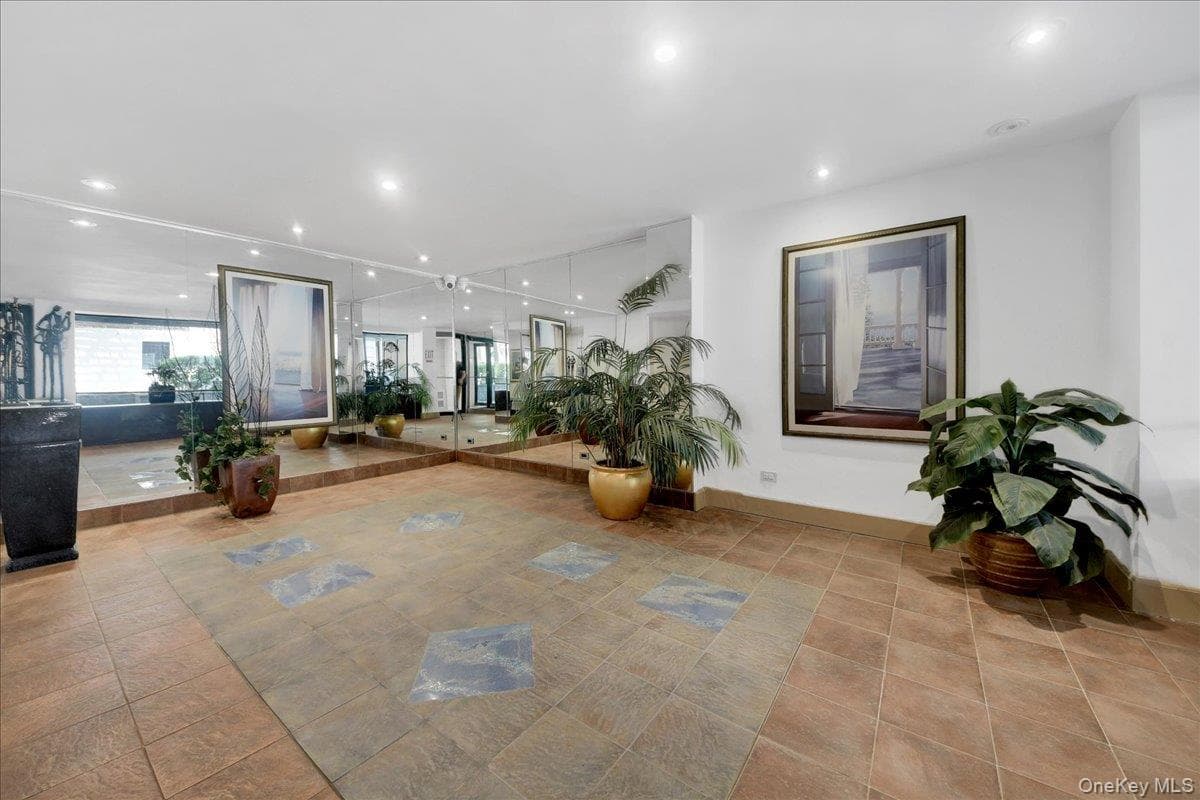 3512 Oxford Avenue Unit: 1C thumbnail 22