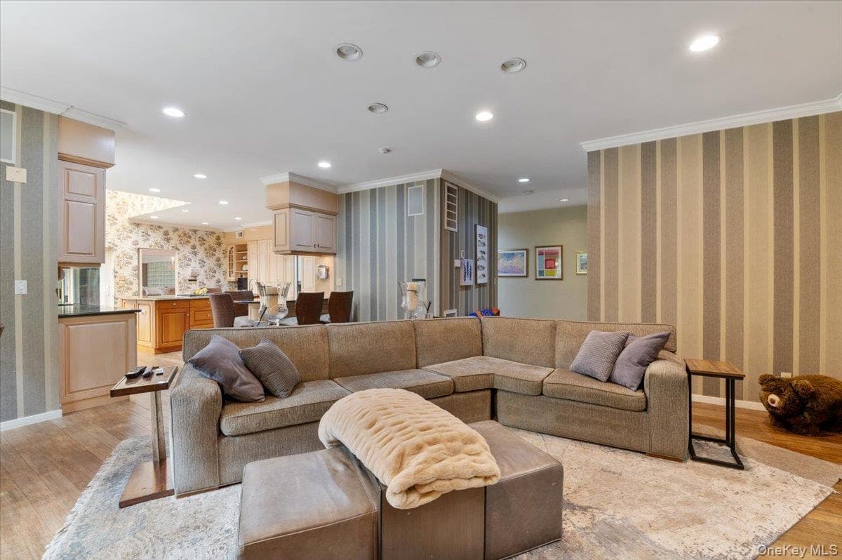 24 Emerson Road thumbnail 13