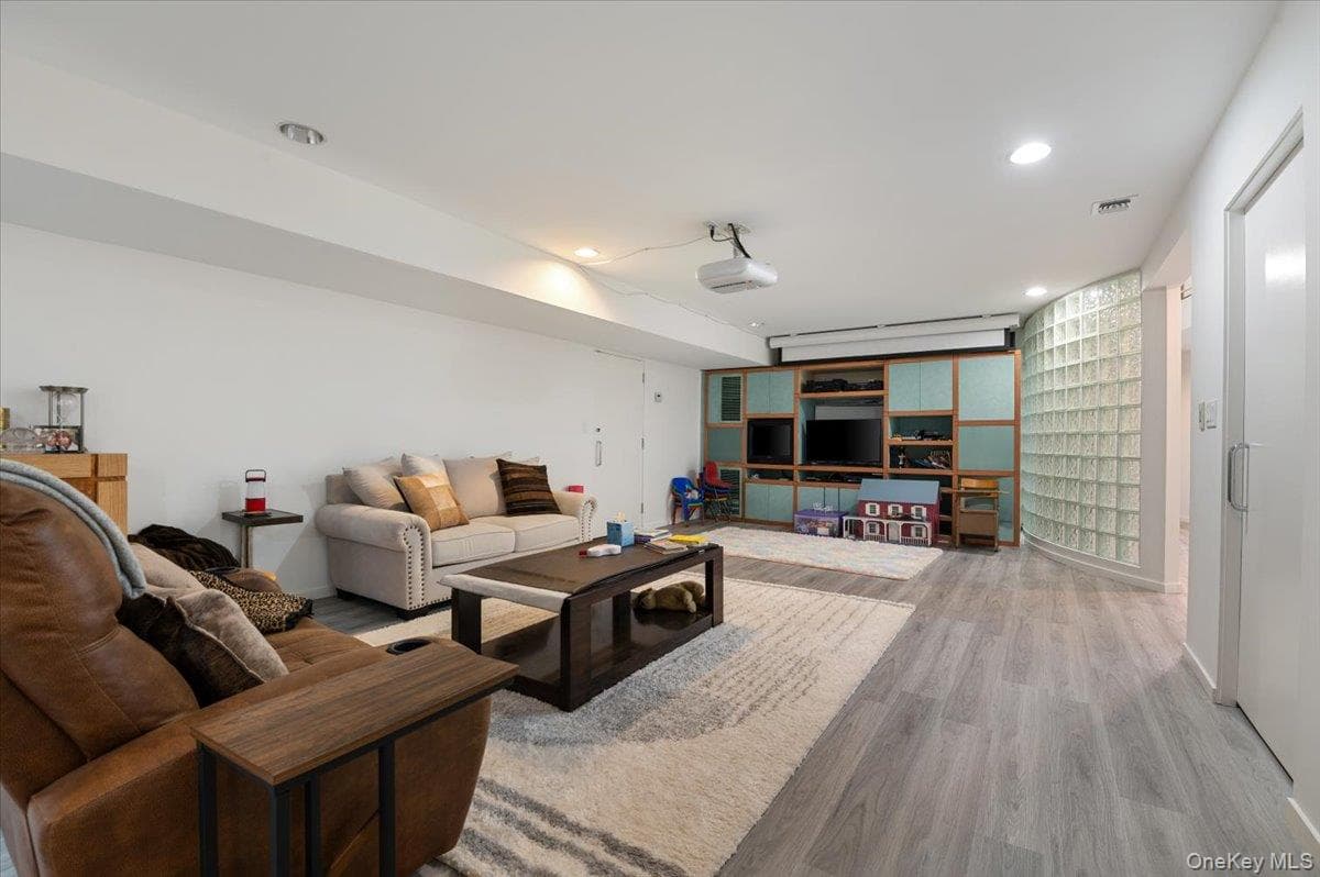24 Emerson Road thumbnail 36