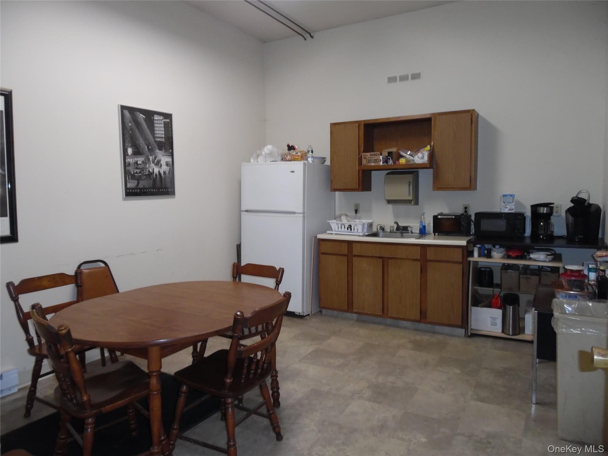 369 E Broadway thumbnail 27