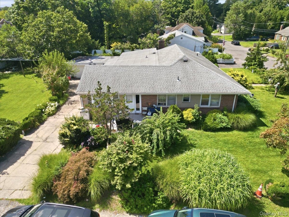 18 E 25th Street, Huntington Station