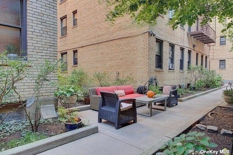 82-16 34 Avenue Unit: 3E, Jackson Heights