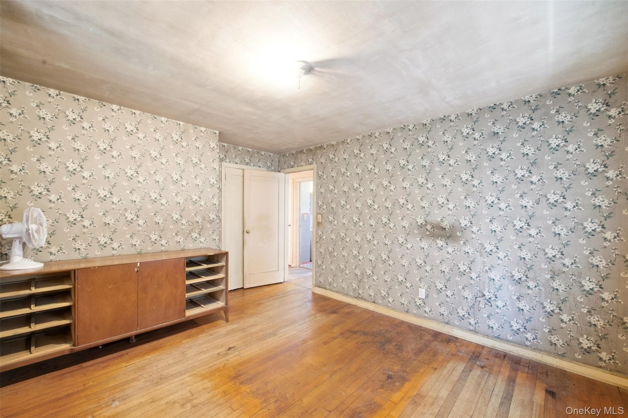 573 Grove Place thumbnail 9