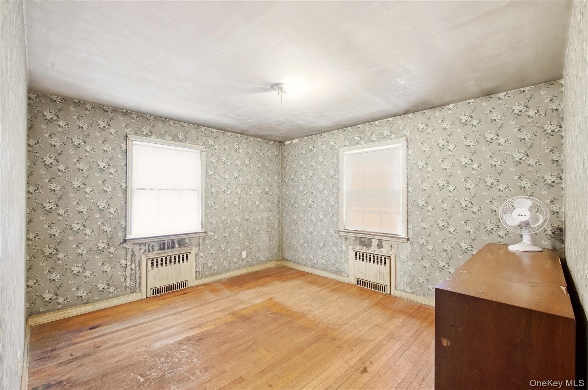 573 Grove Place thumbnail 8