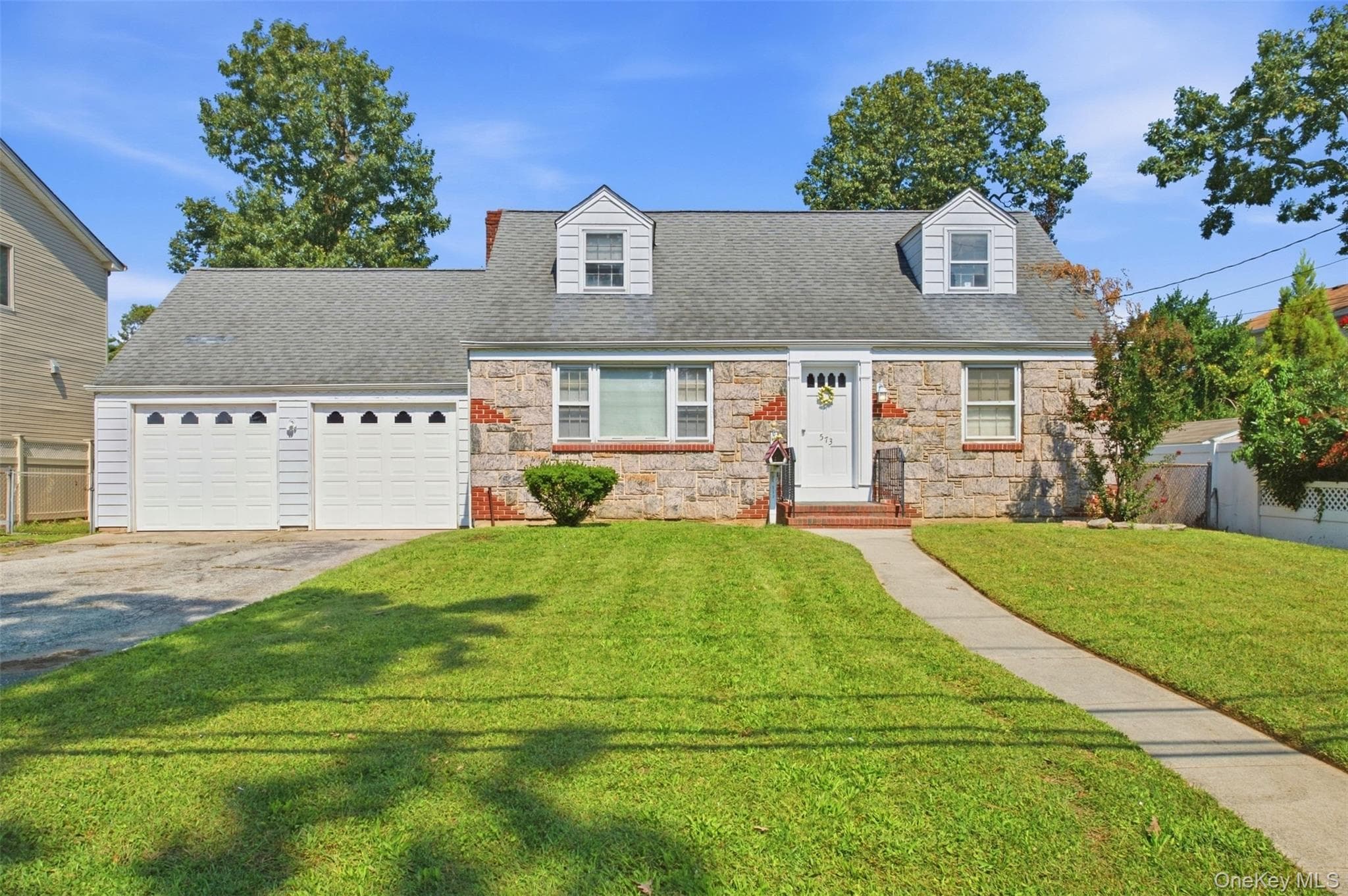 573 Grove Place photo 1