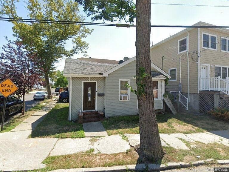301 Seagirt Avenue, Far Rockaway