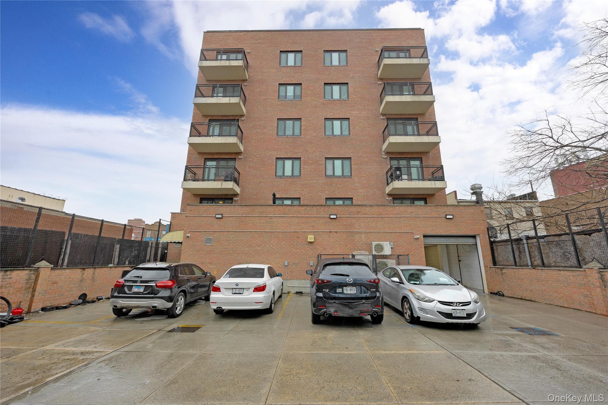 172-18 Jamaica Avenue thumbnail 4