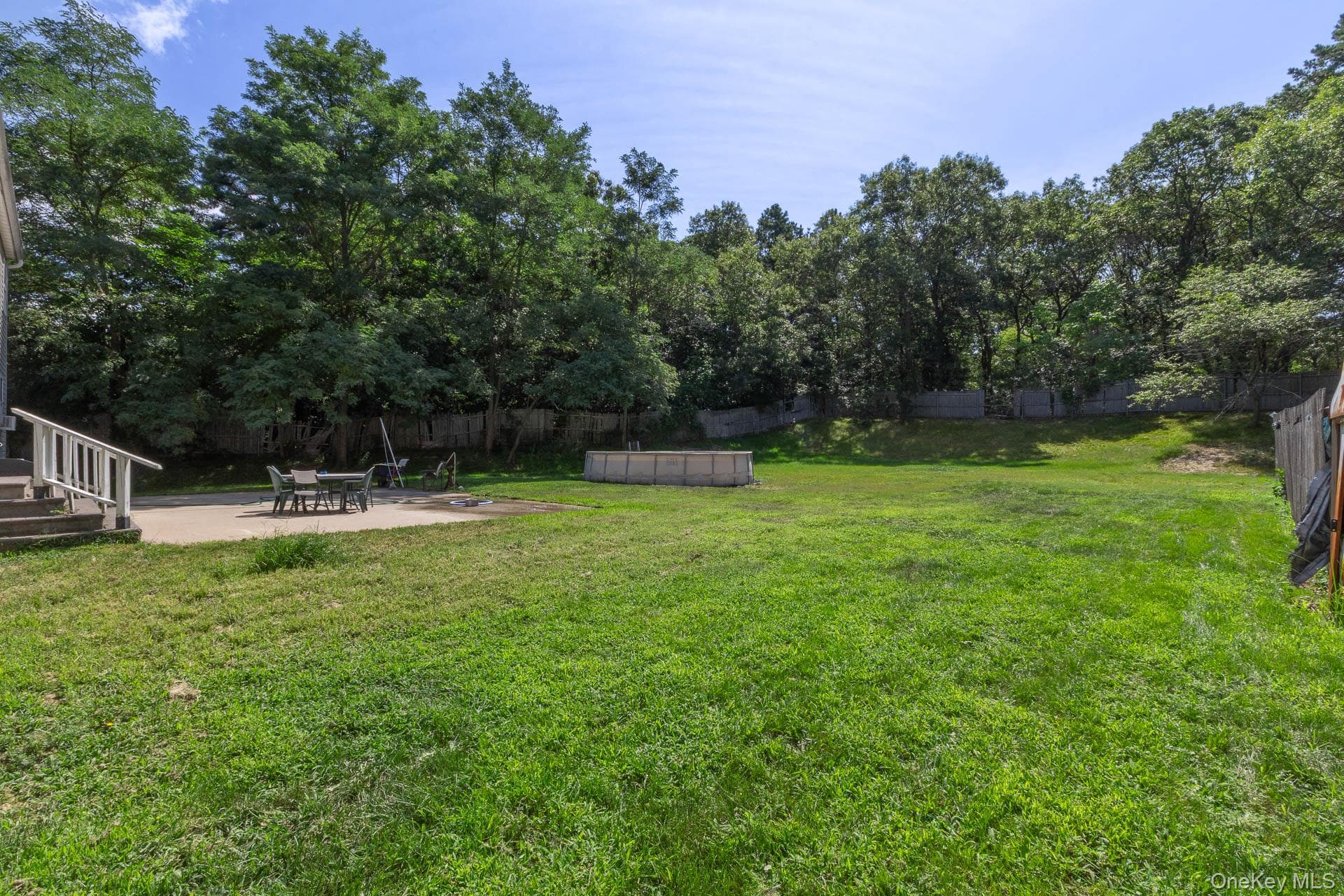 312 Peconic Avenue thumbnail 28
