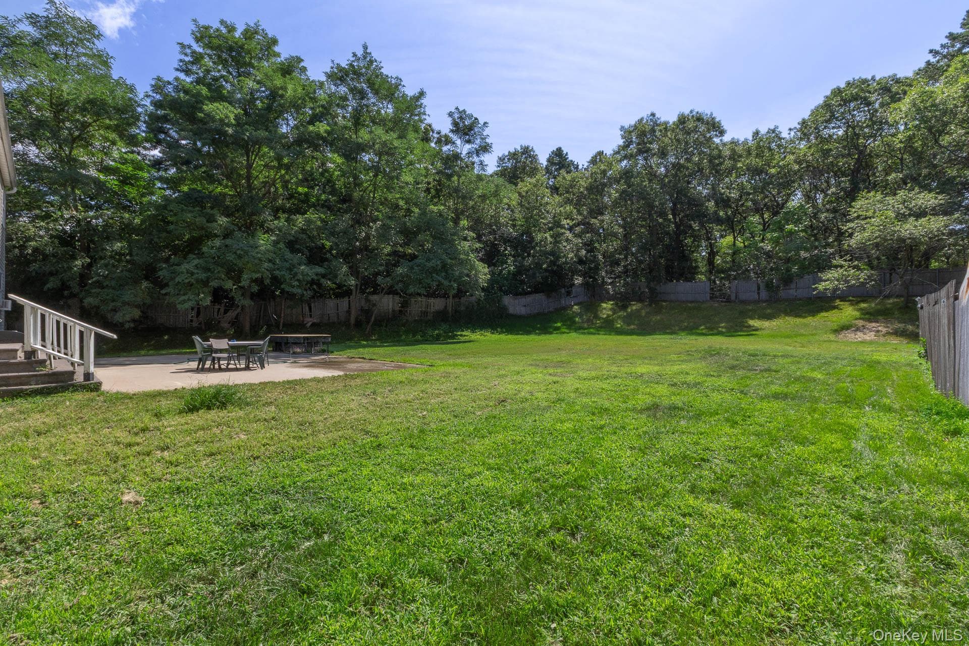 312 Peconic Avenue thumbnail 27